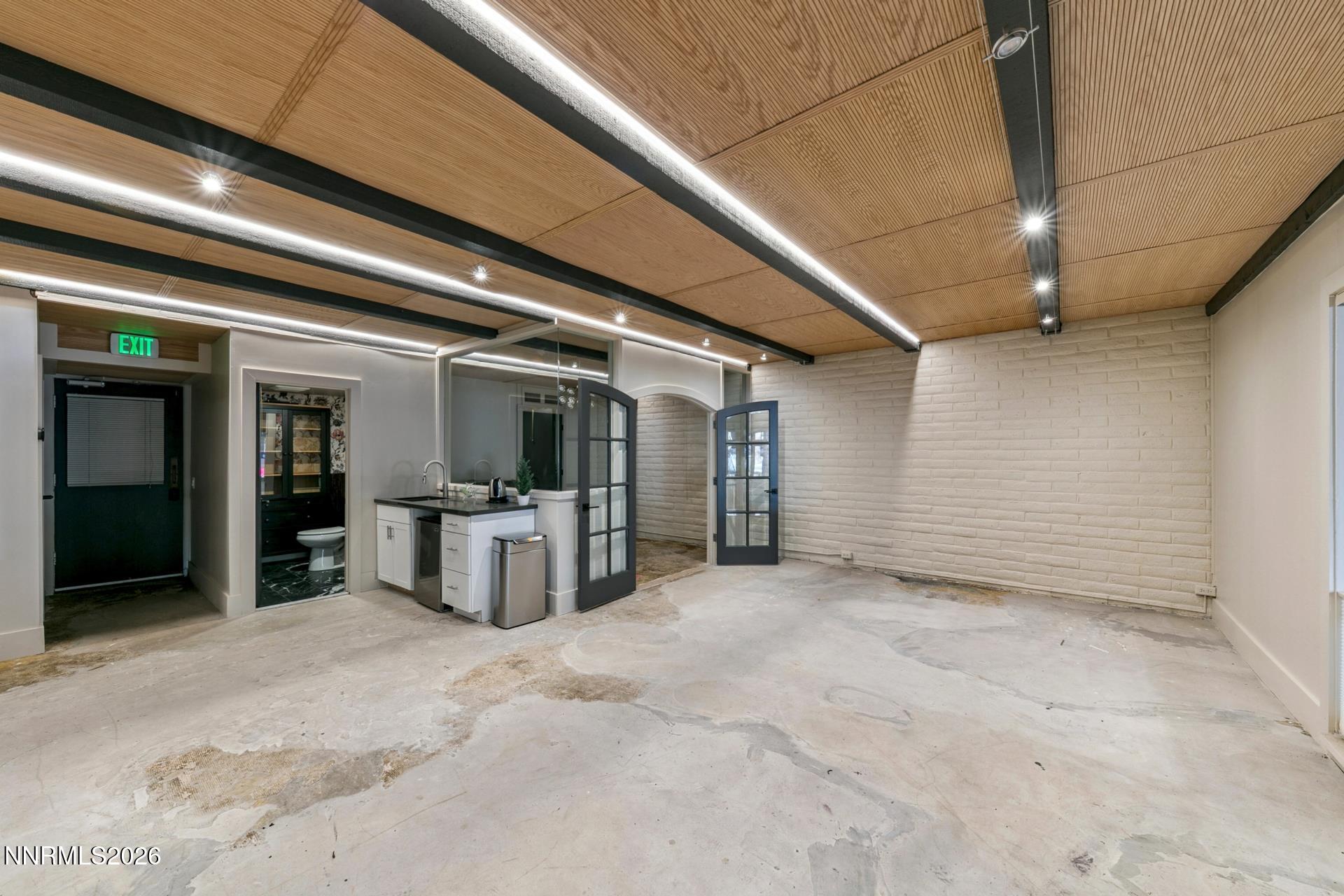 120 Country Club Drive Unit 3