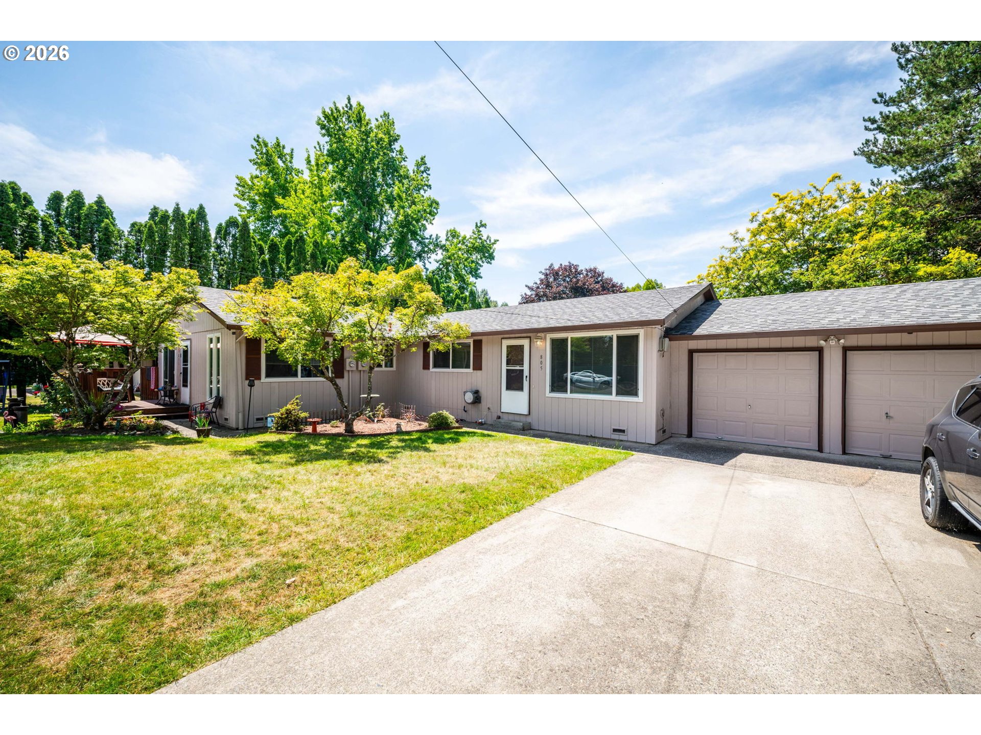 805 SE RENE AVE