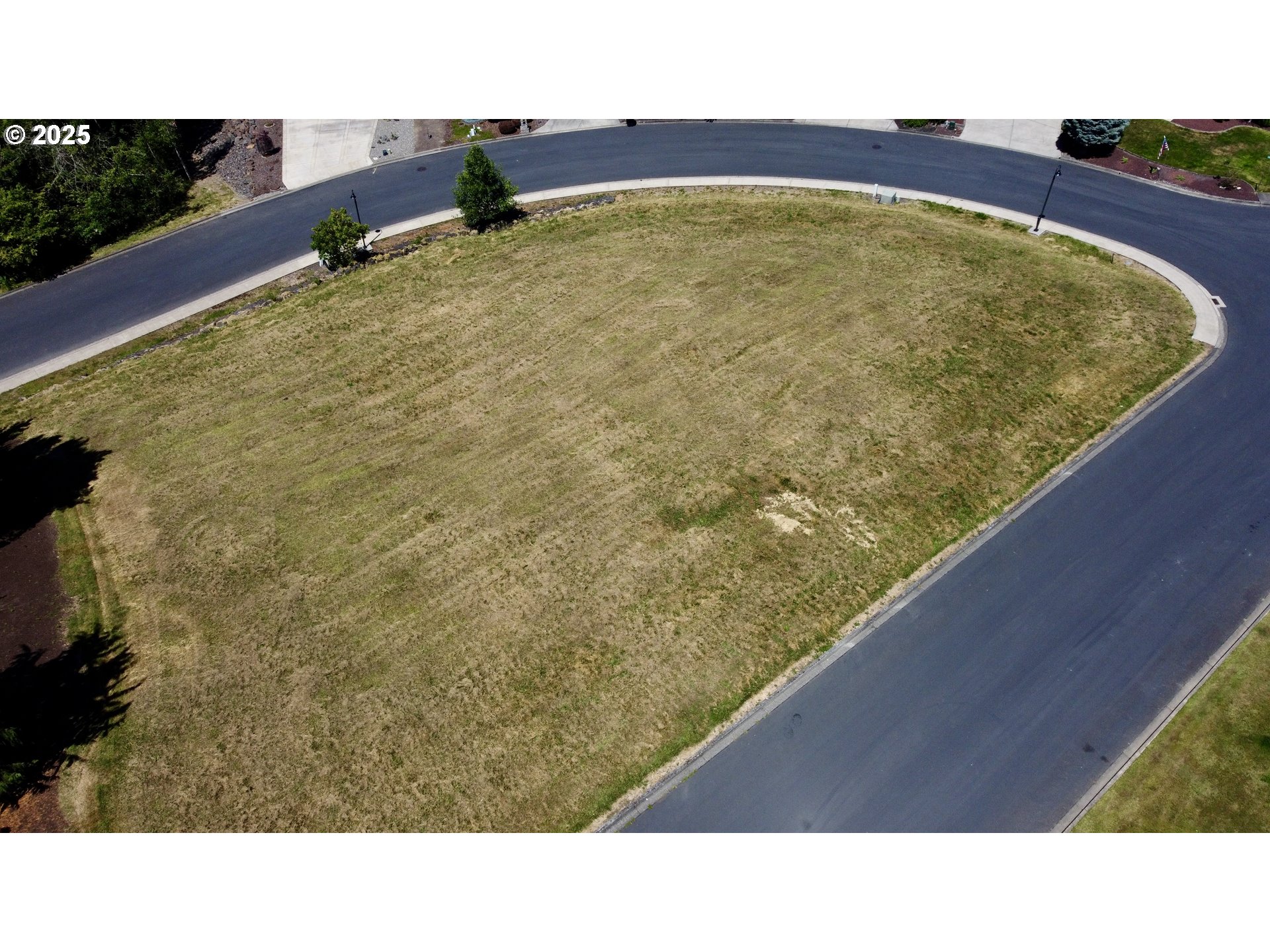 2 CENTER CT