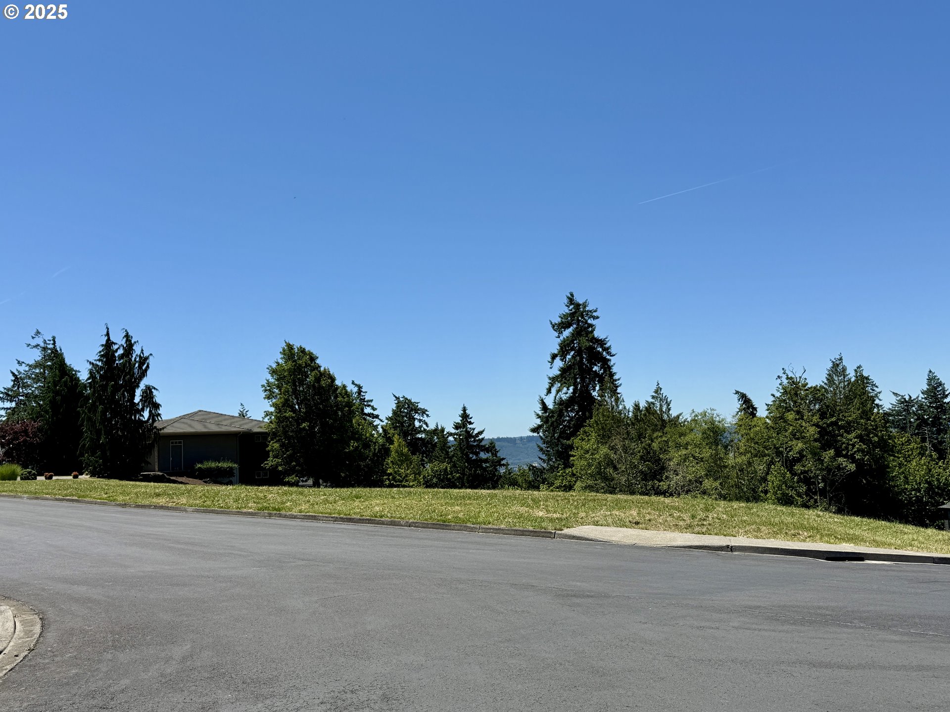2 CENTER CT