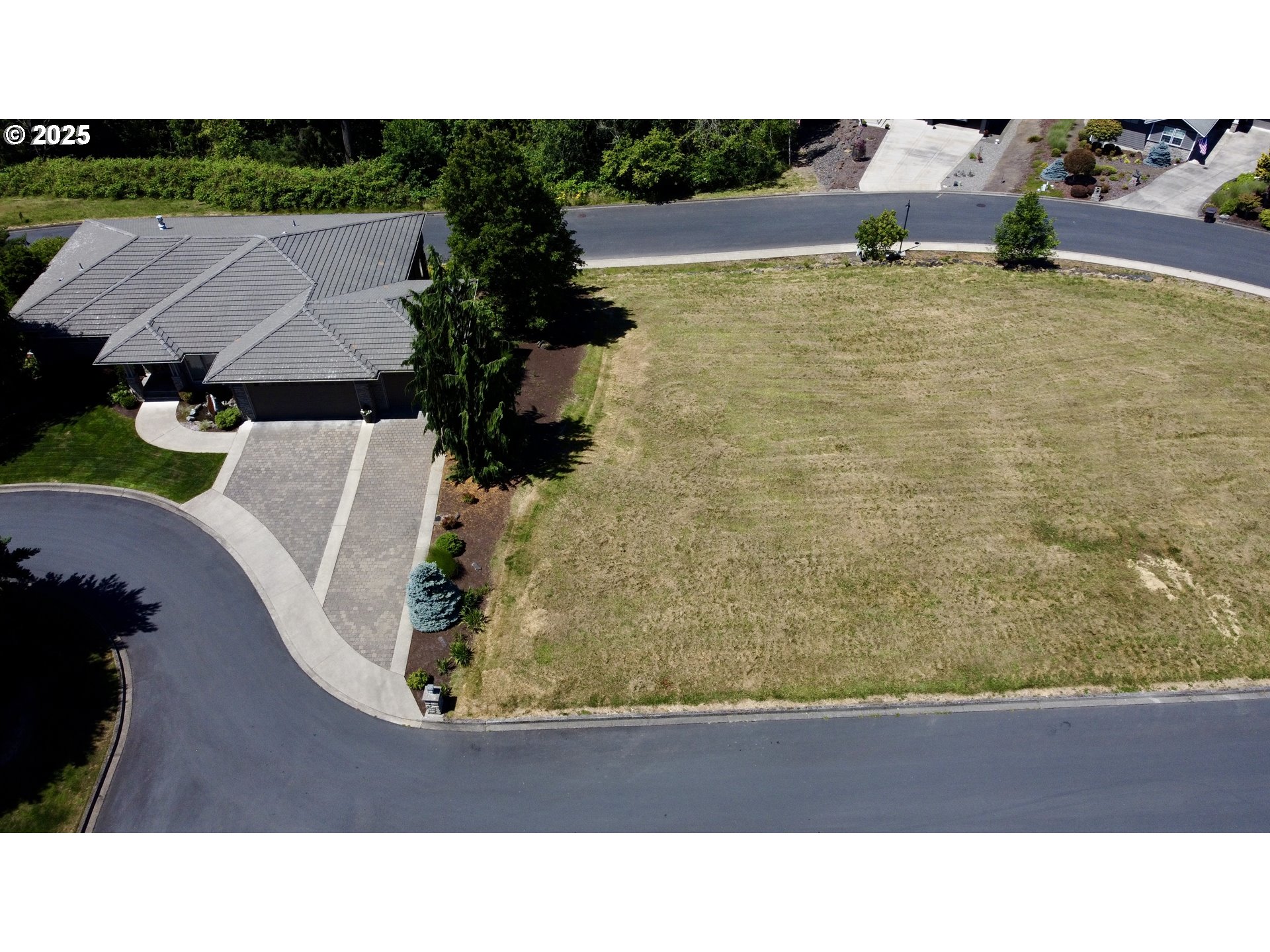 2 CENTER CT