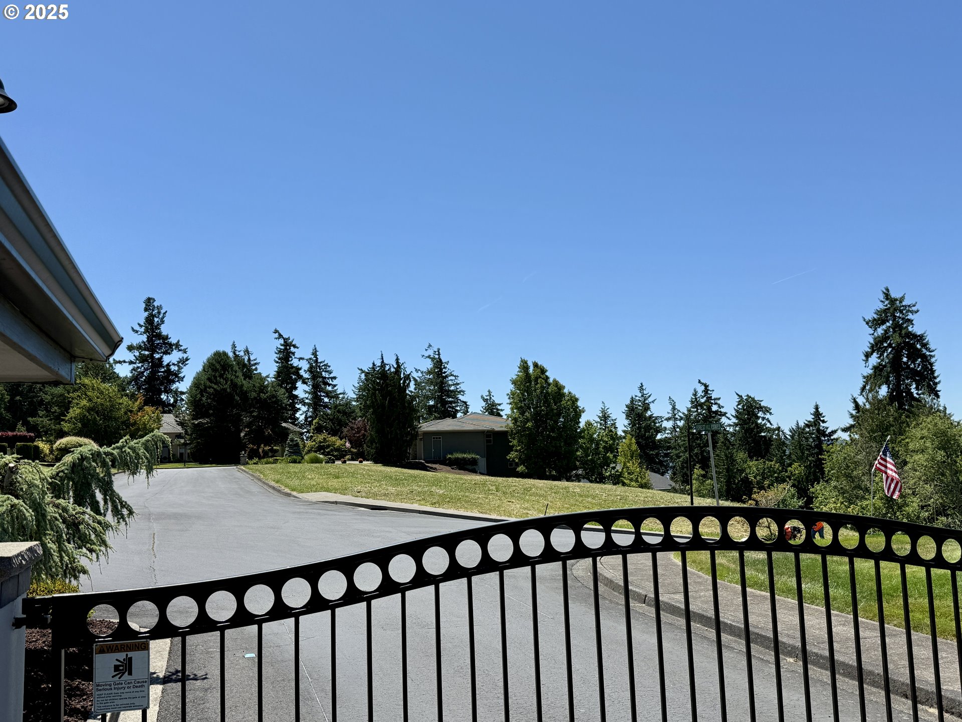 2 CENTER CT