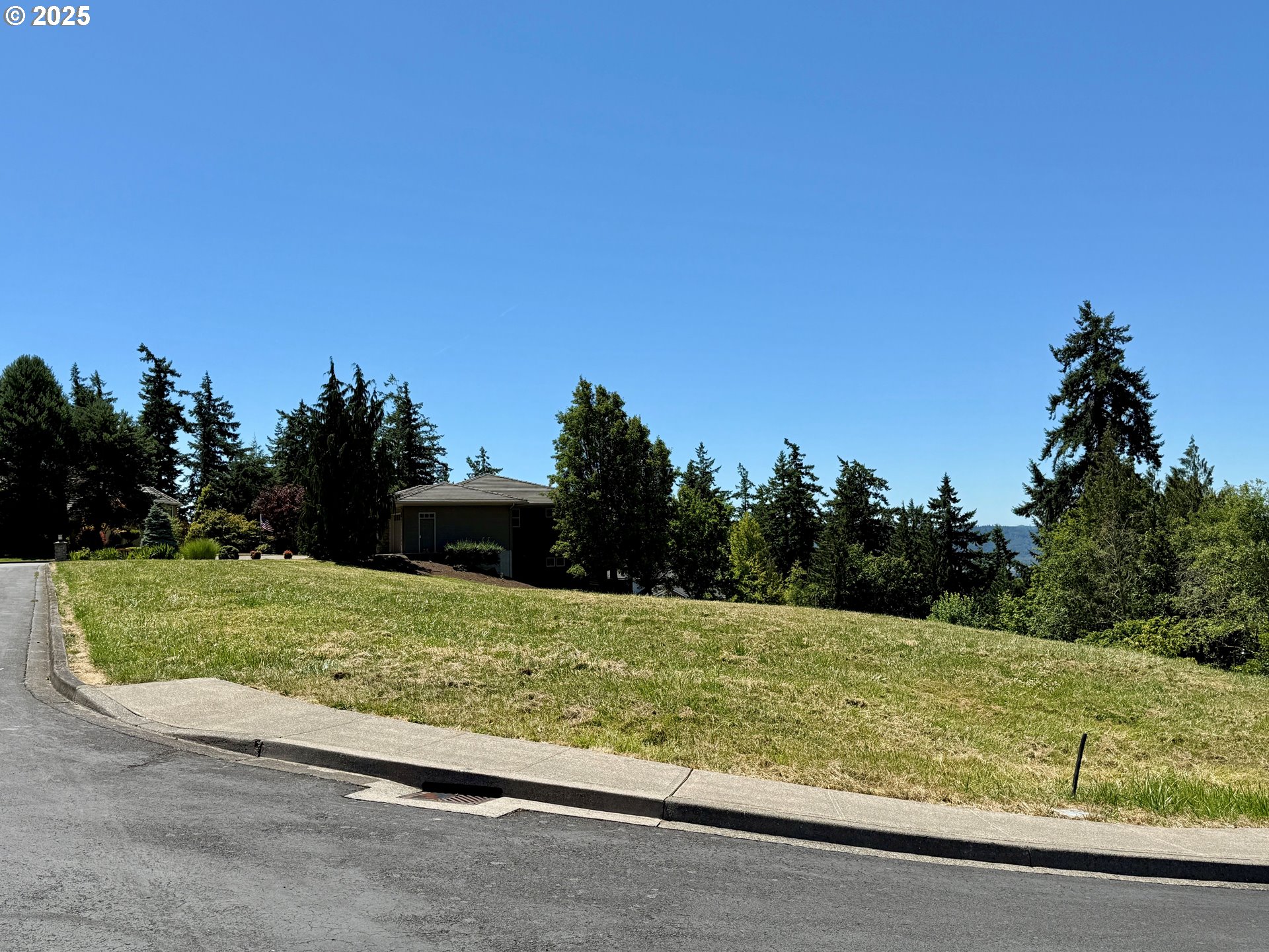 2 CENTER CT