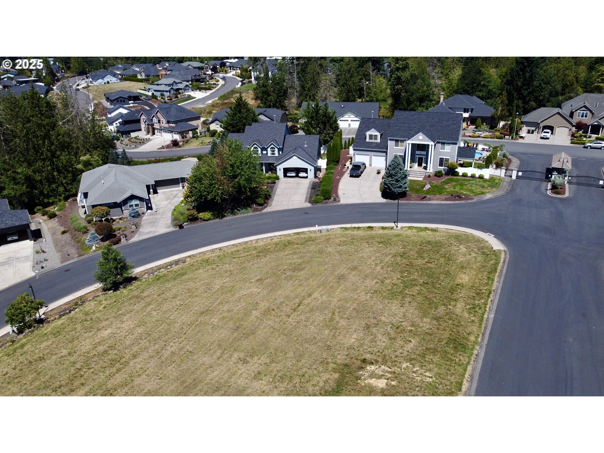 2 CENTER CT