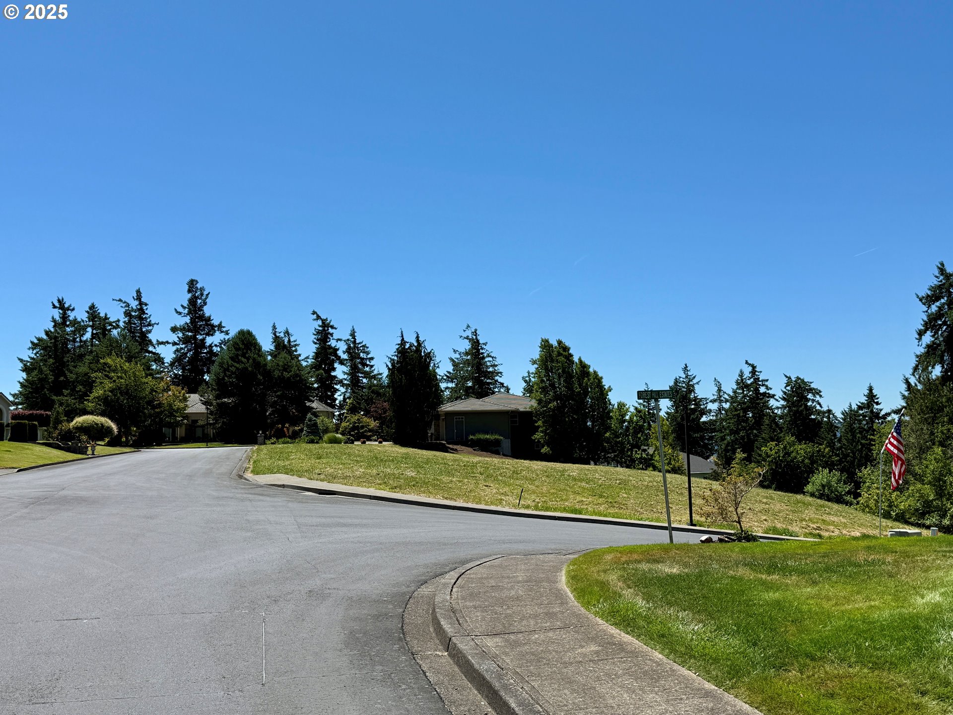 2 CENTER CT