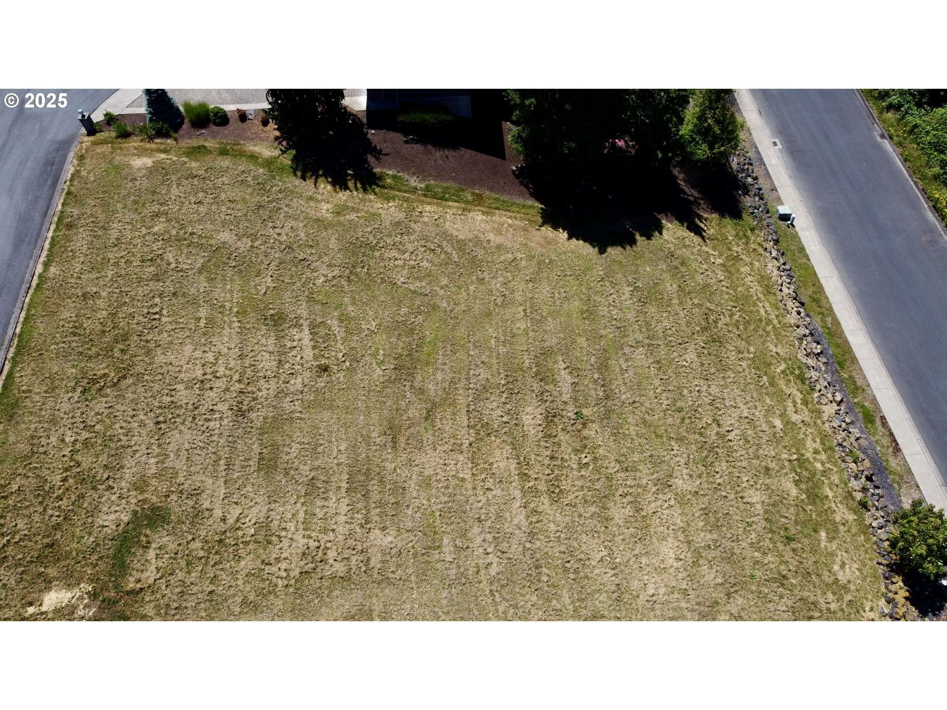 2 CENTER CT