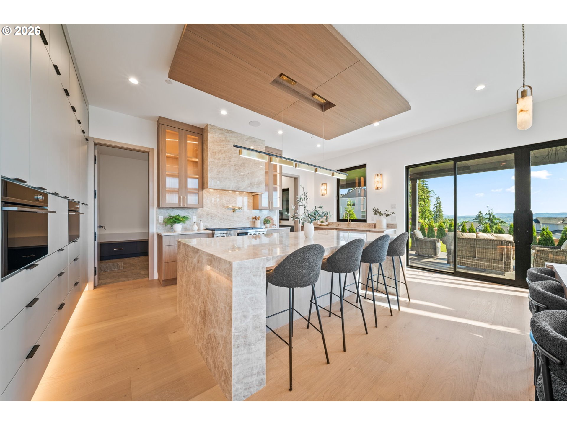 989 W MAGNOLIA LOOP