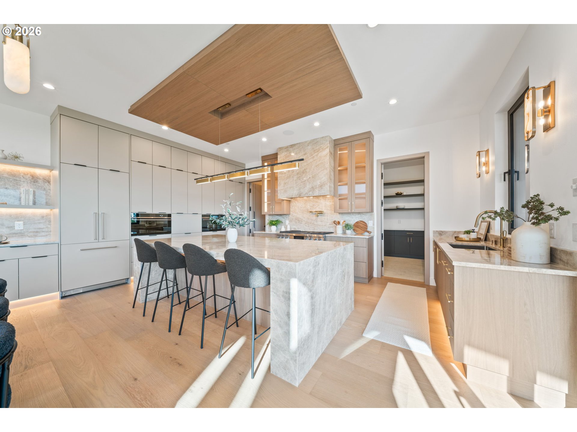 989 W MAGNOLIA LOOP