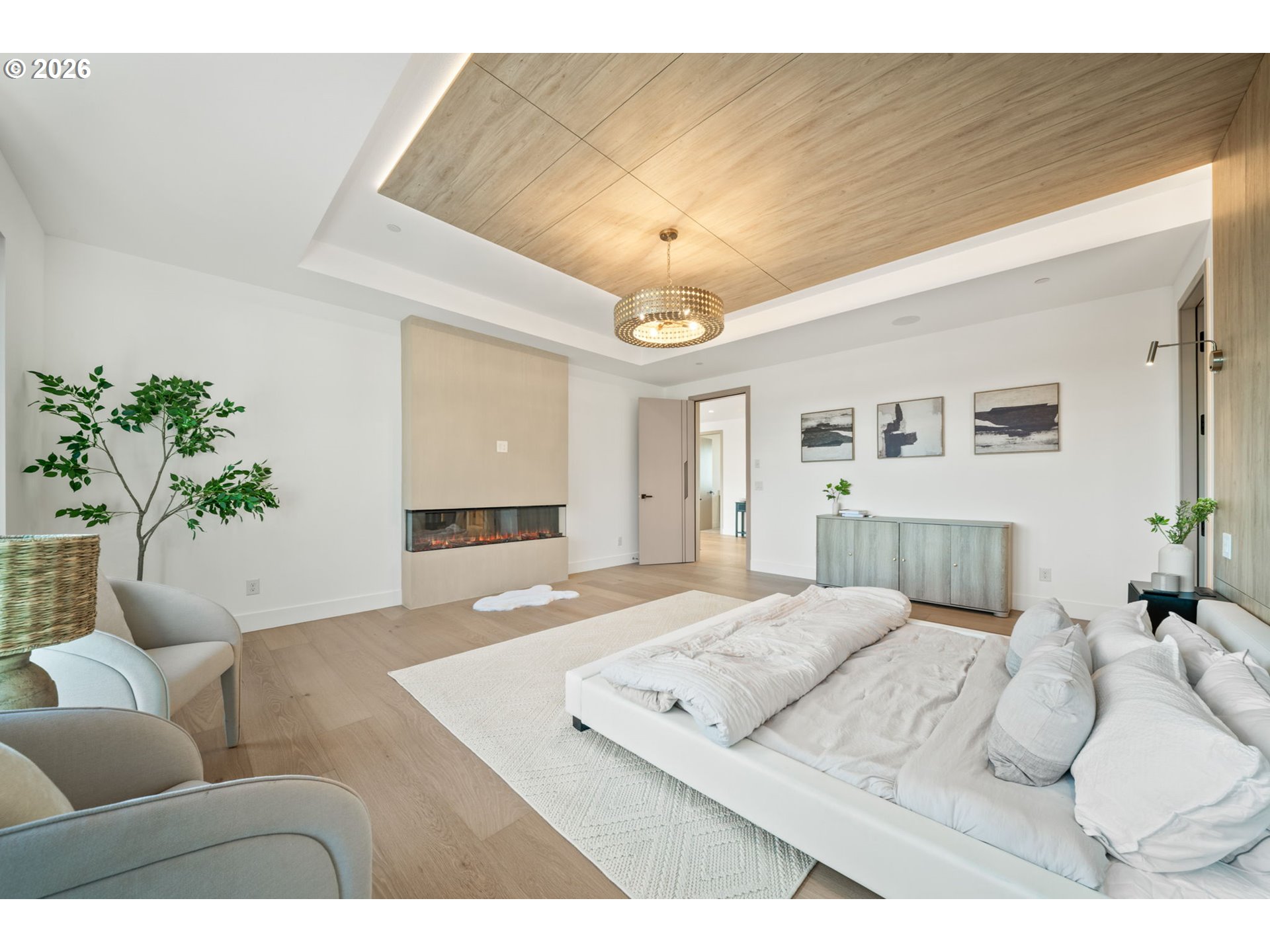989 W MAGNOLIA LOOP