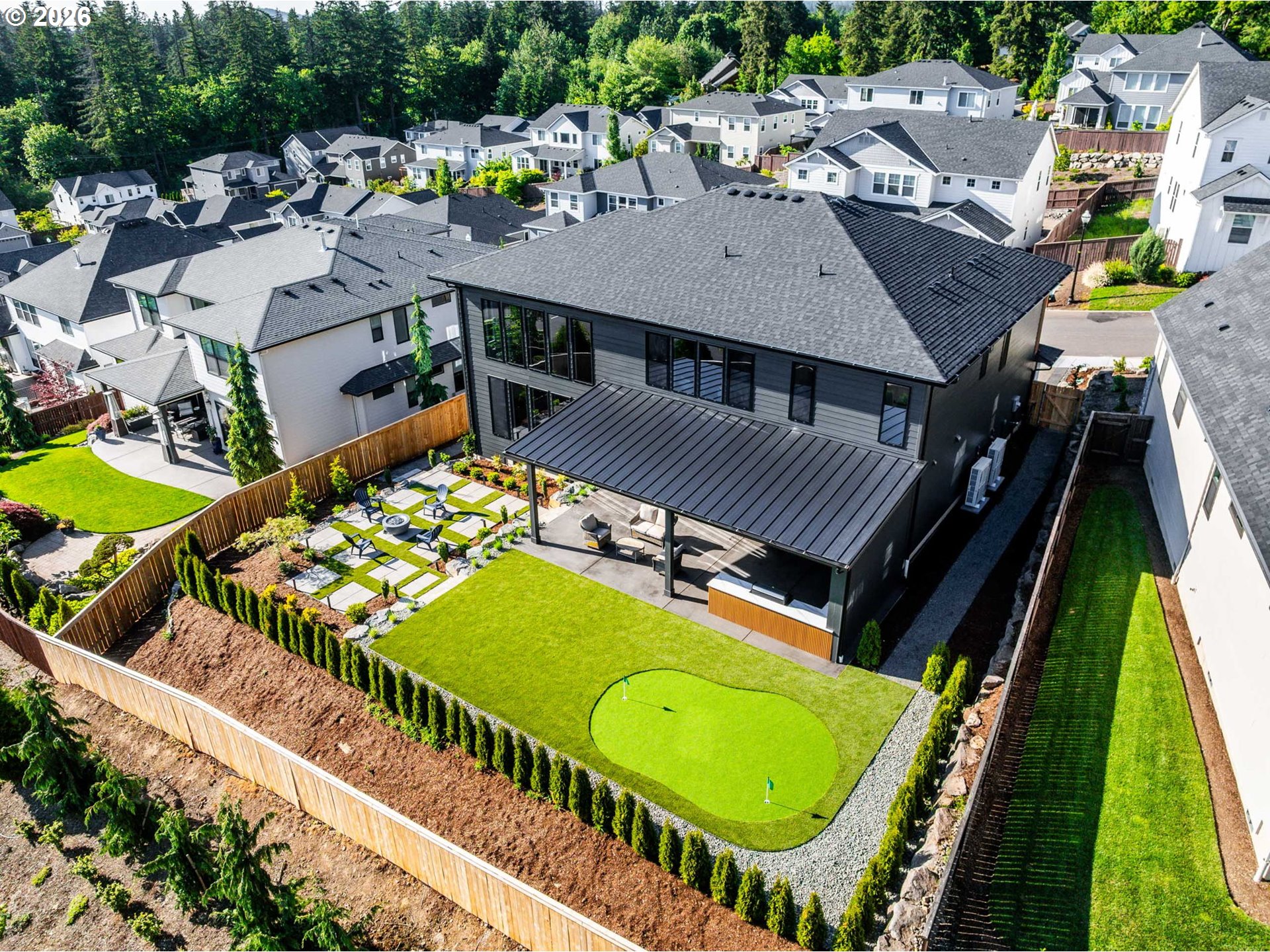 989 W MAGNOLIA LOOP