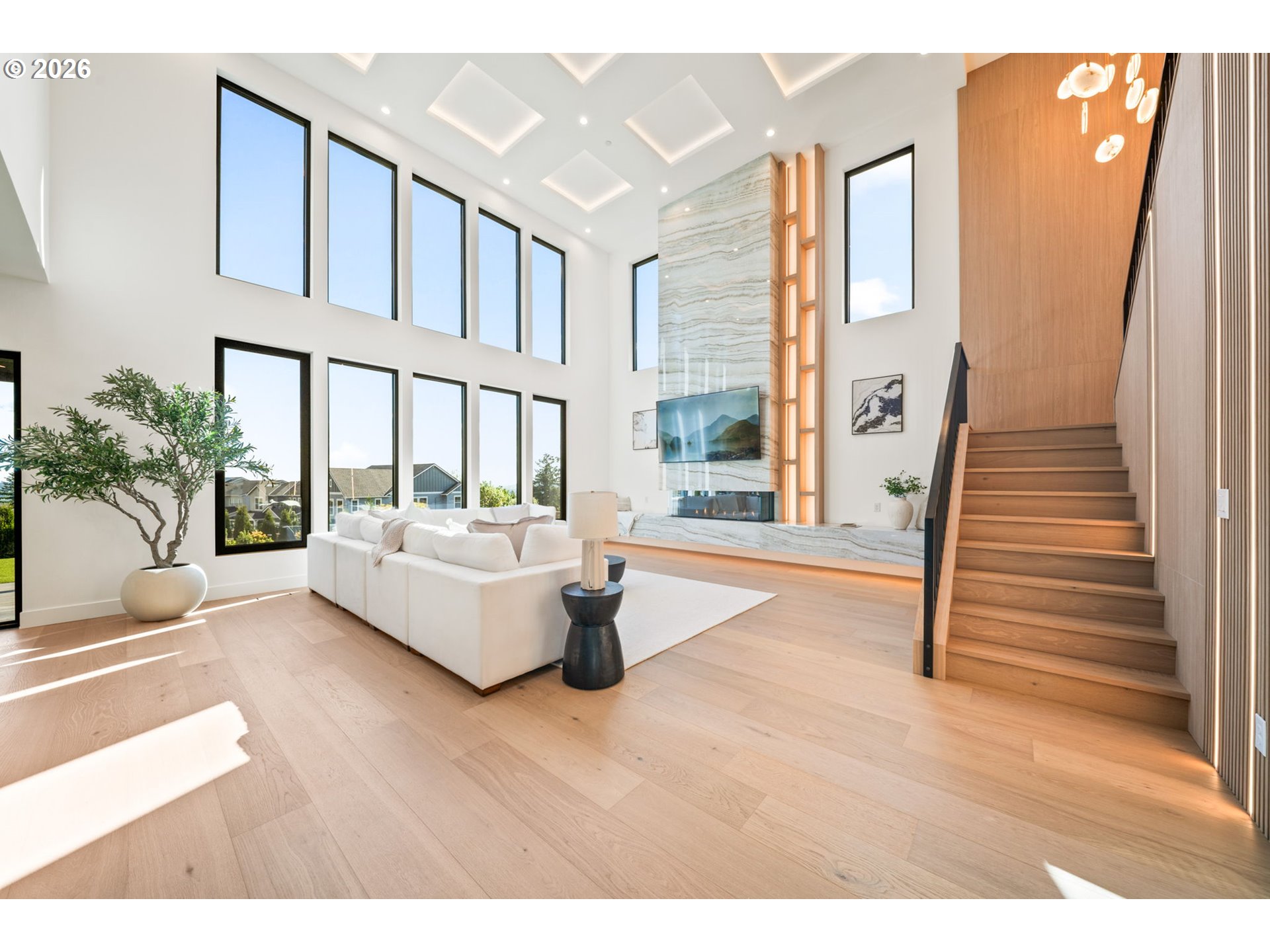 989 W MAGNOLIA LOOP
