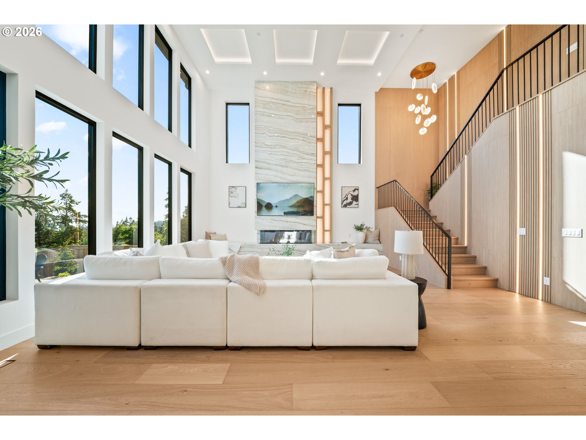989 W MAGNOLIA LOOP