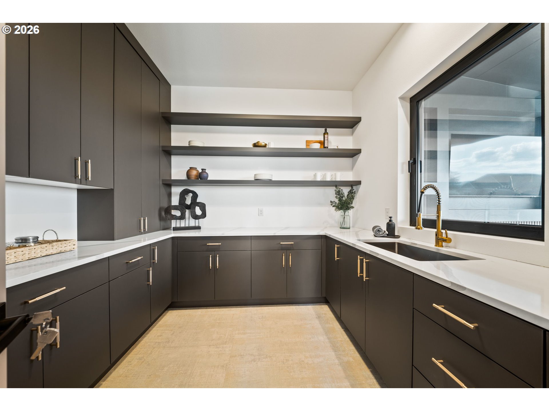 989 W MAGNOLIA LOOP