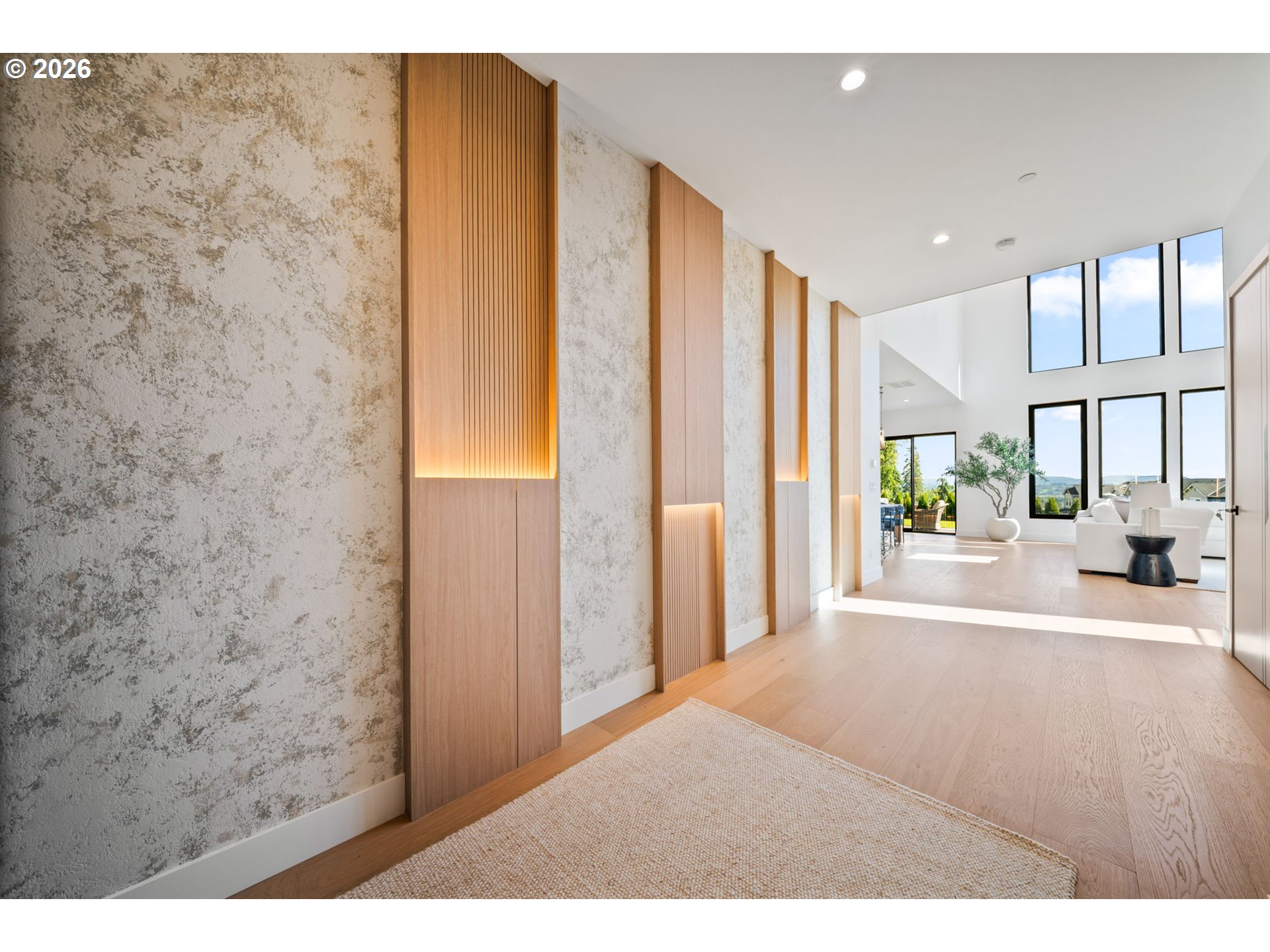 989 W MAGNOLIA LOOP