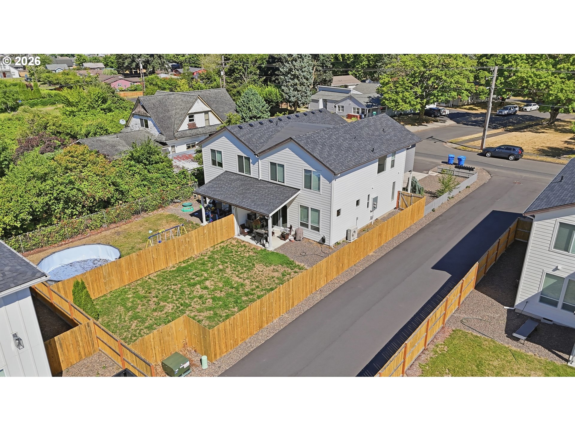 950 WALNUT ST