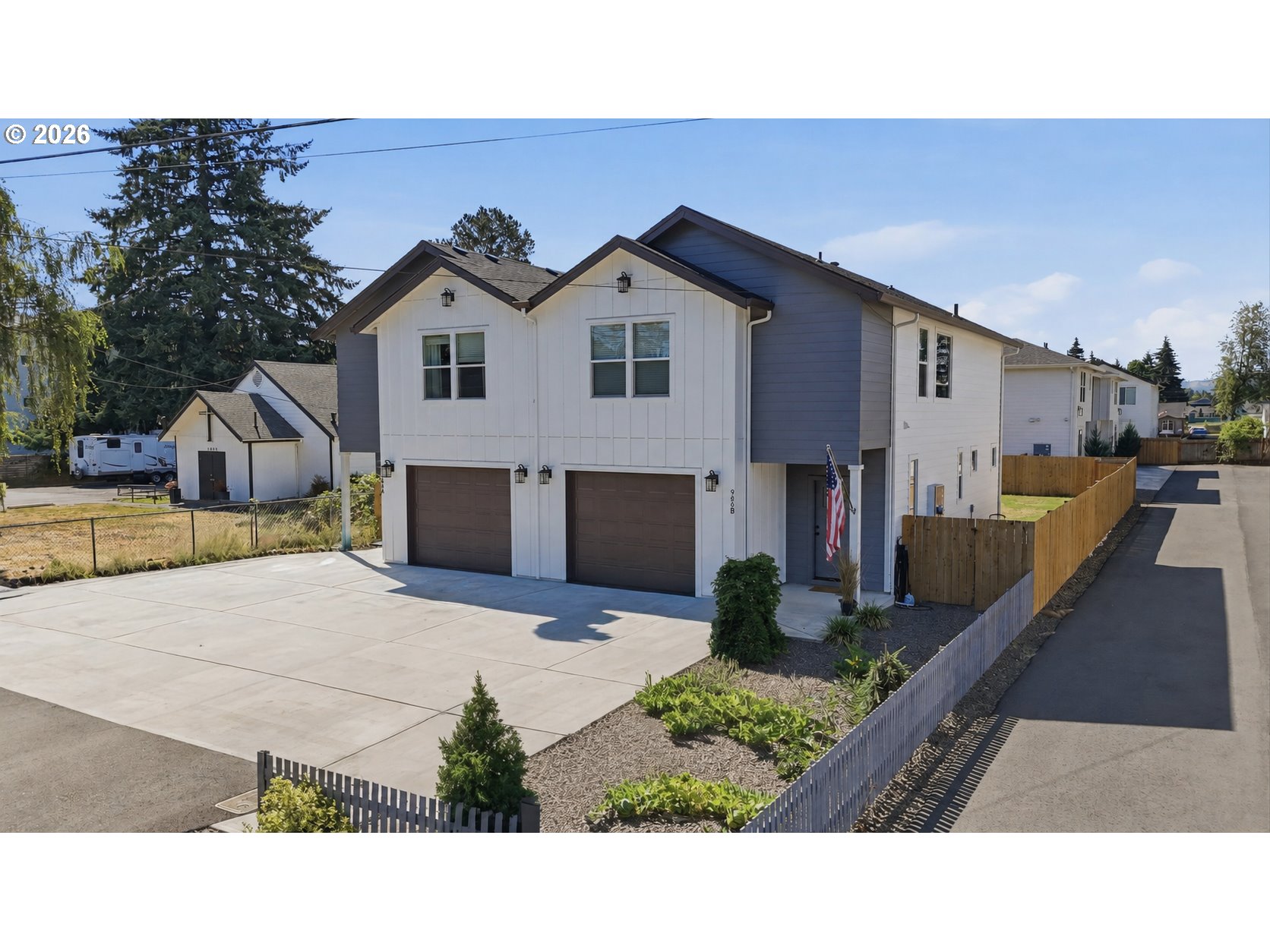 950 WALNUT ST