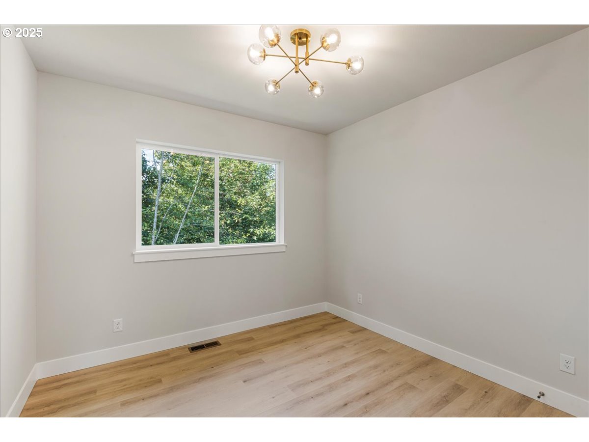 937 EDINBURGH CT