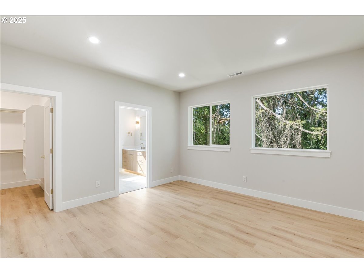 937 EDINBURGH CT