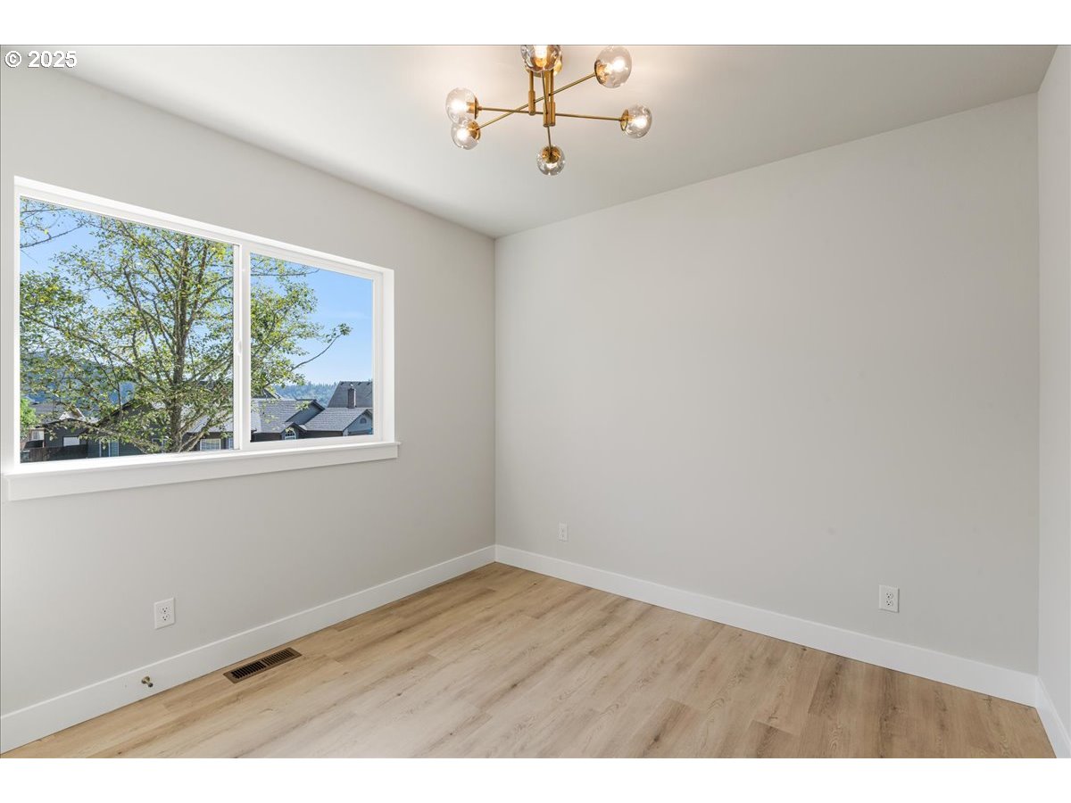 937 EDINBURGH CT