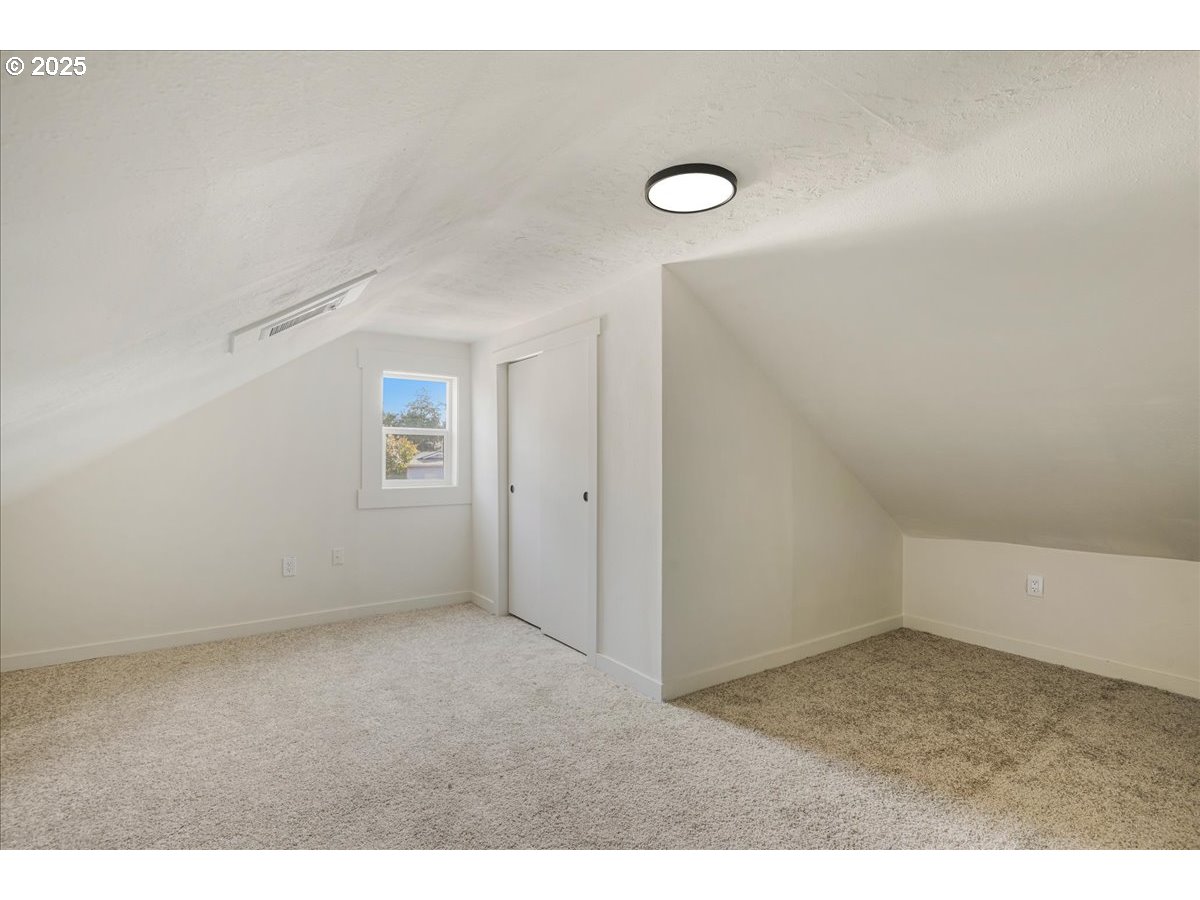 109 NW 13TH ST