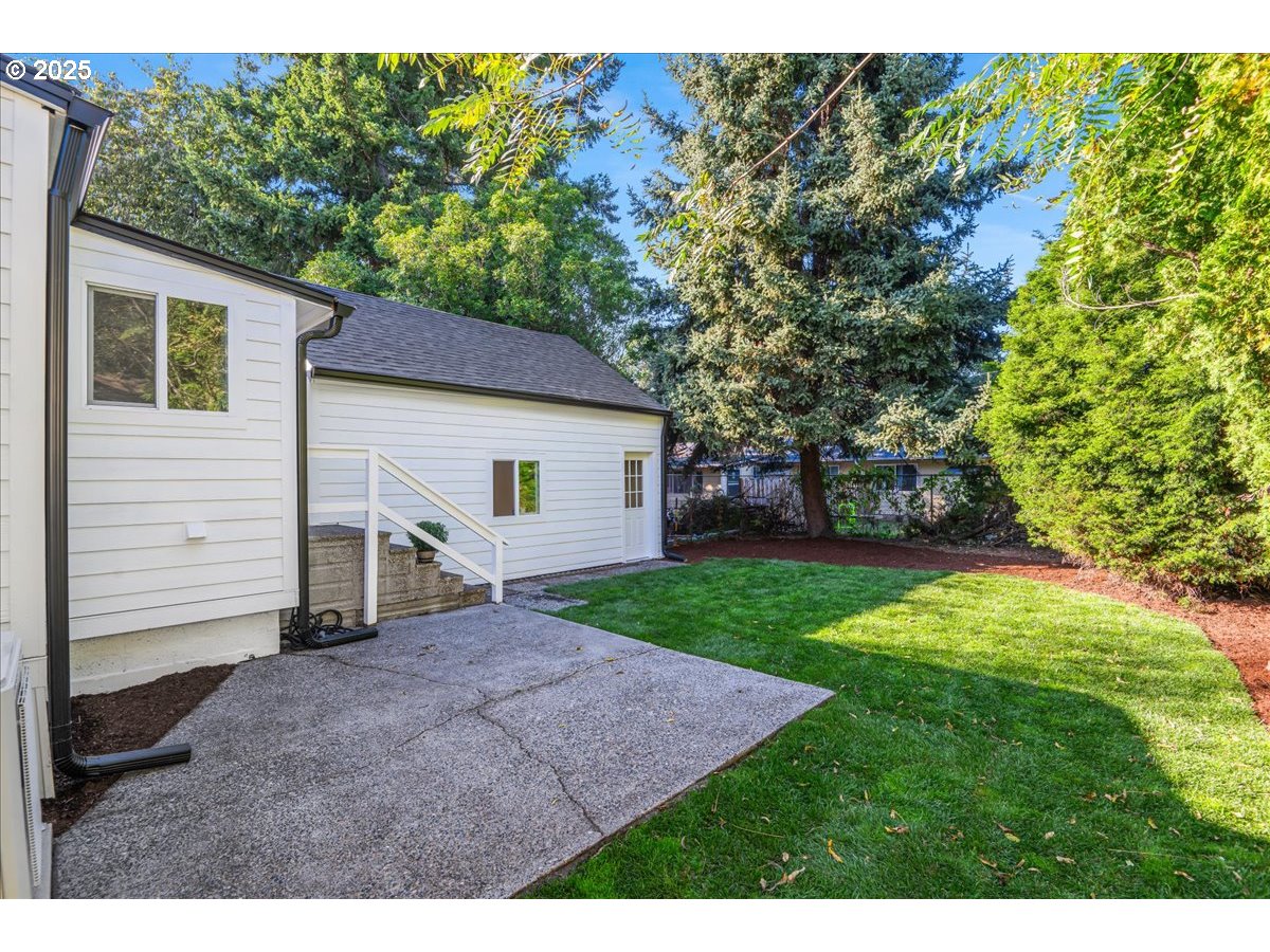 109 NW 13TH ST