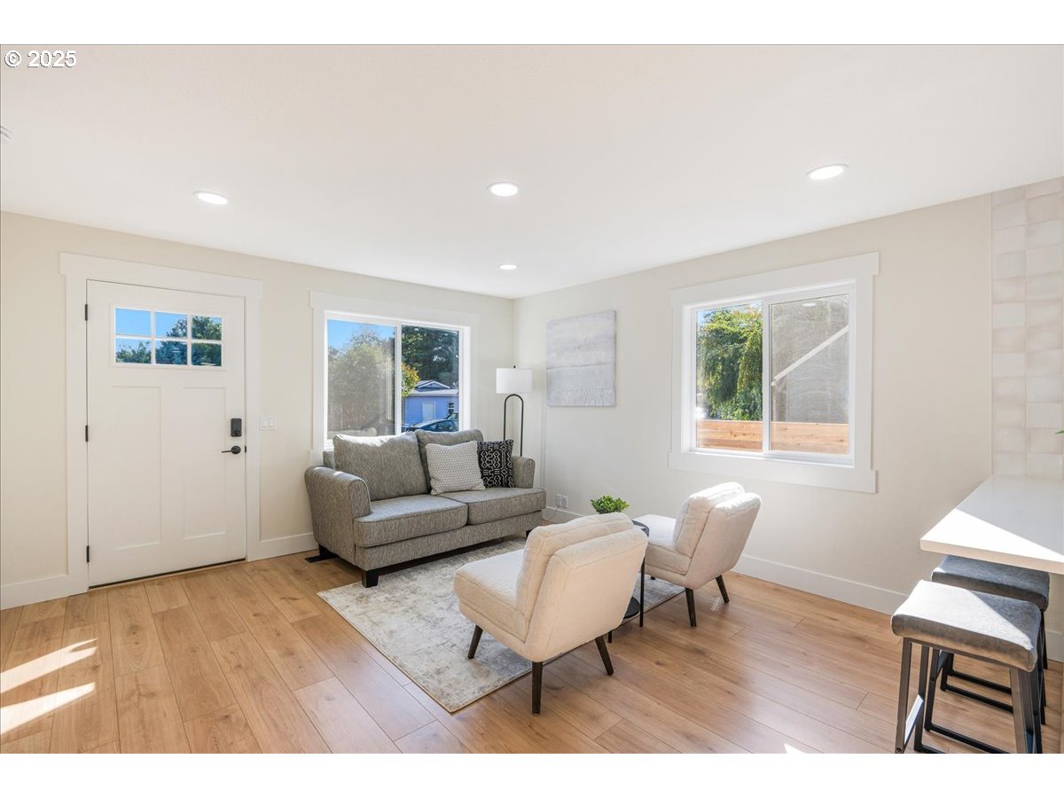 109 NW 13TH ST