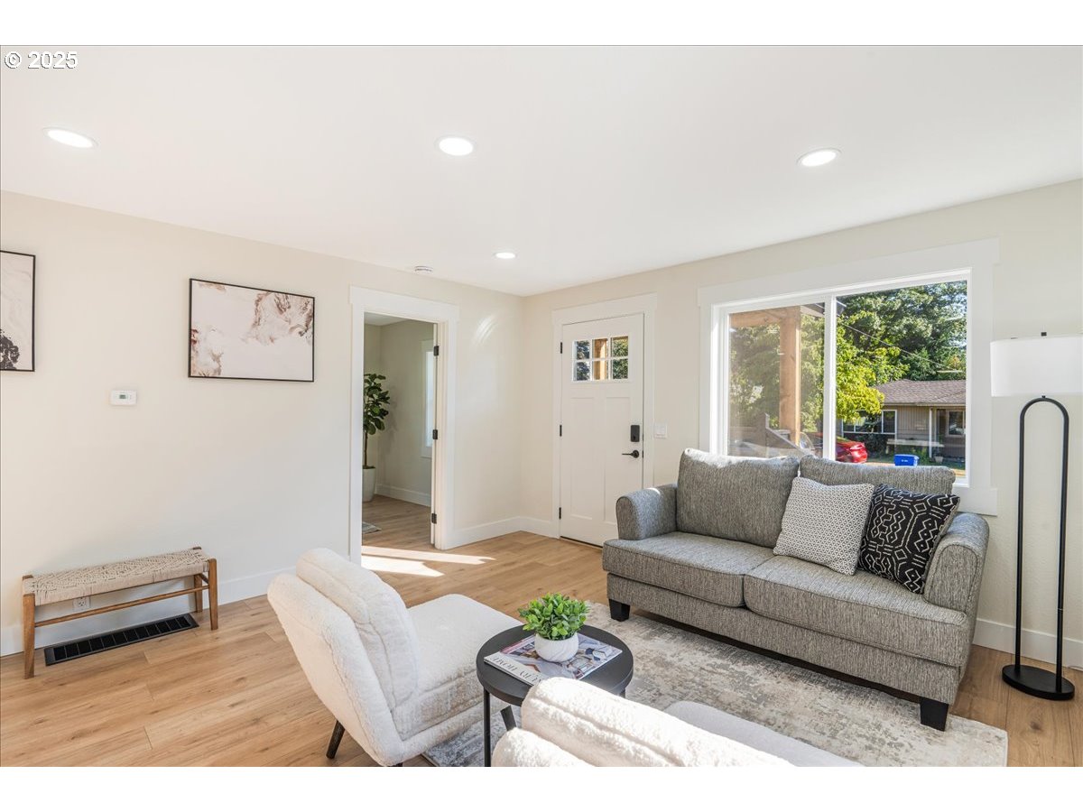 109 NW 13TH ST