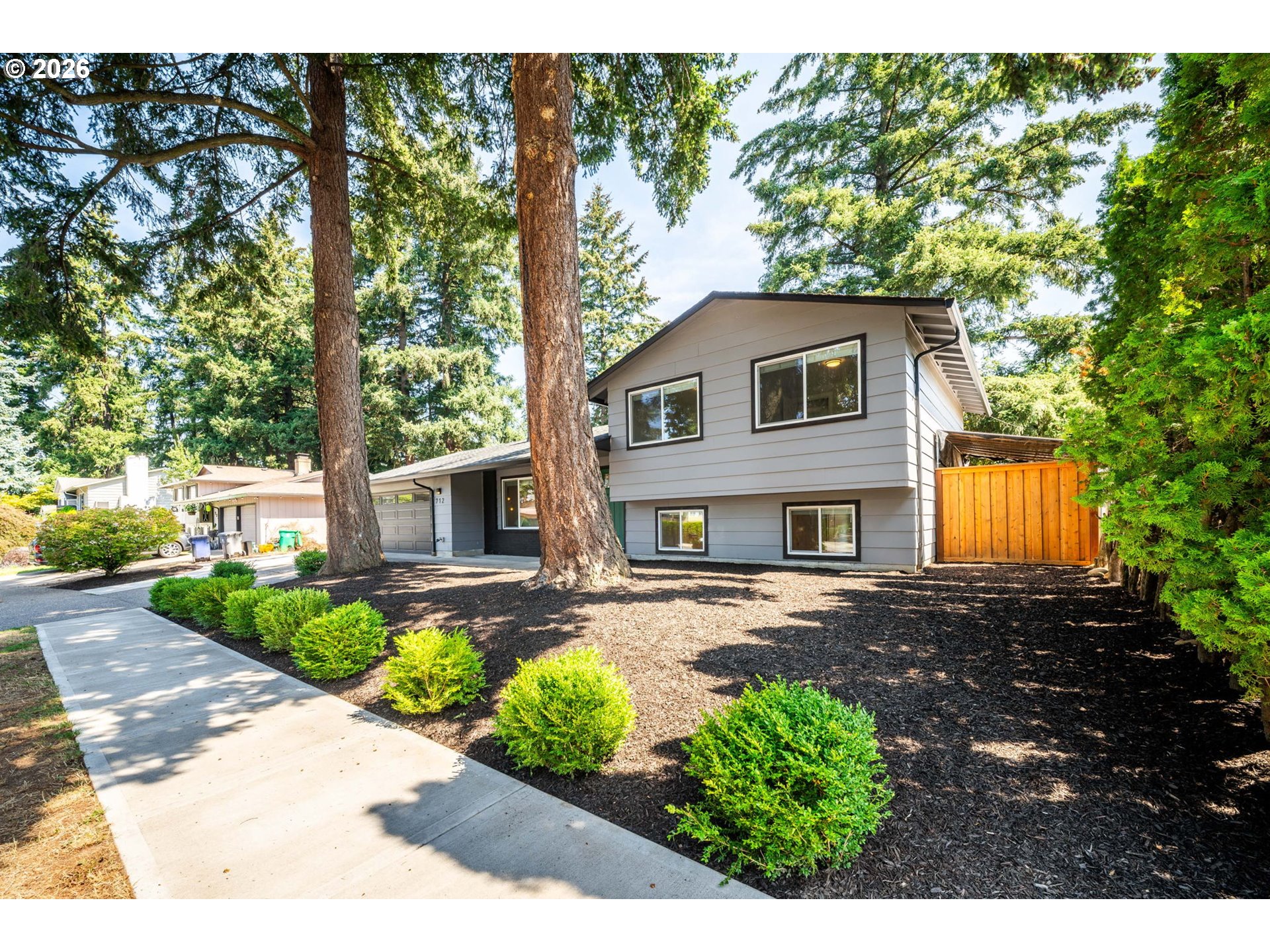 712 NE 195TH AVE