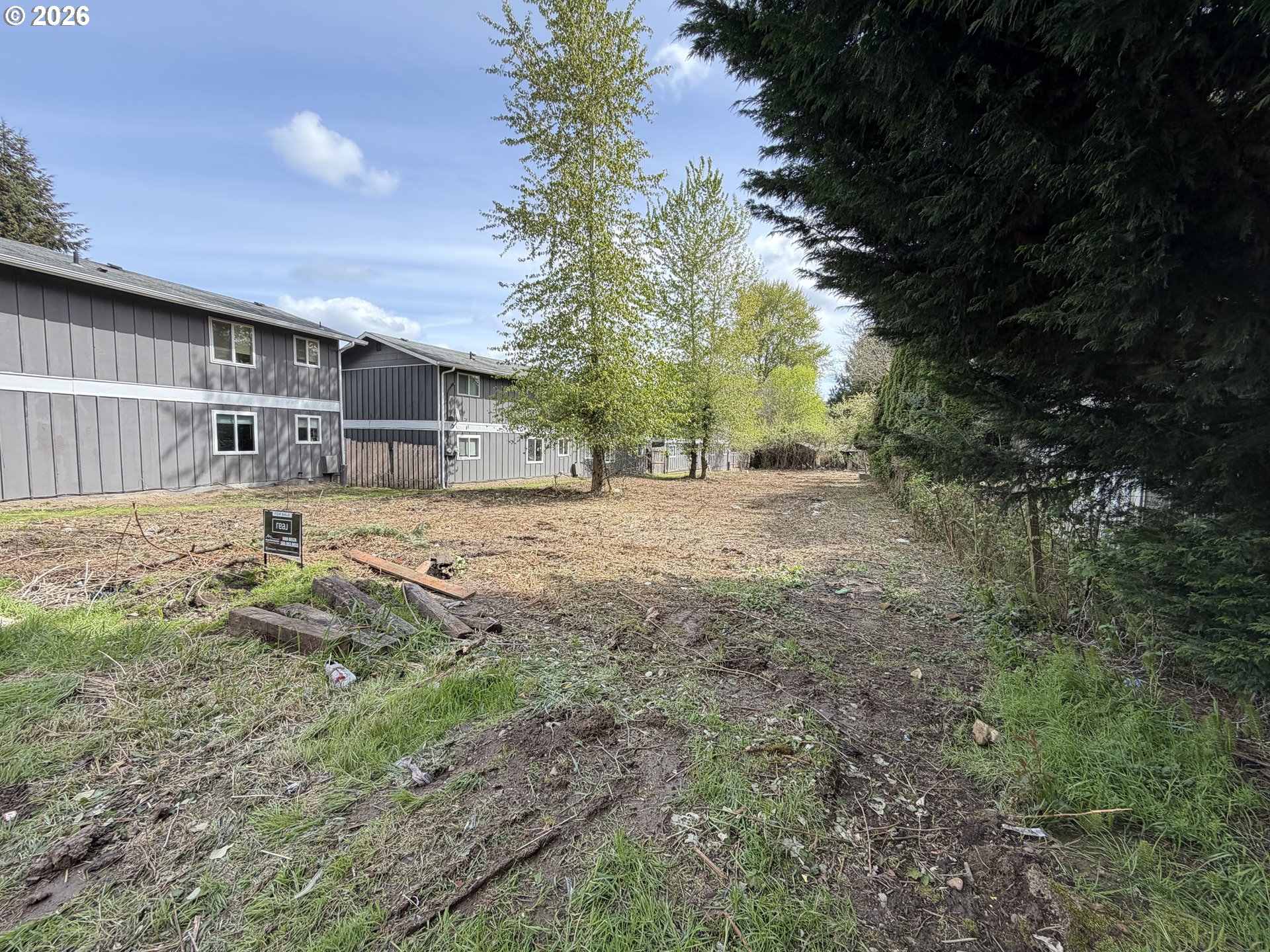 1106 WOOD AVE