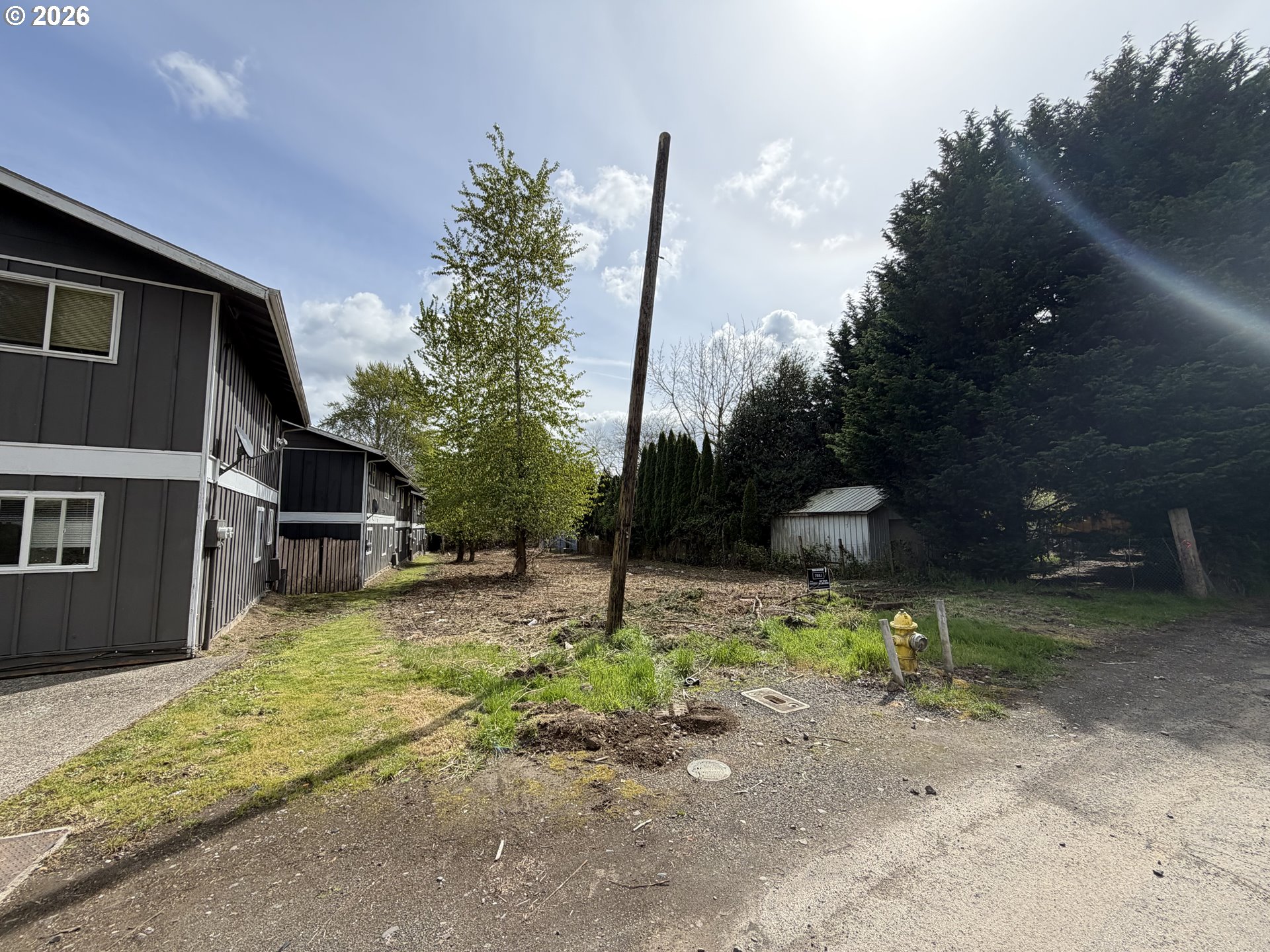 1106 WOOD AVE