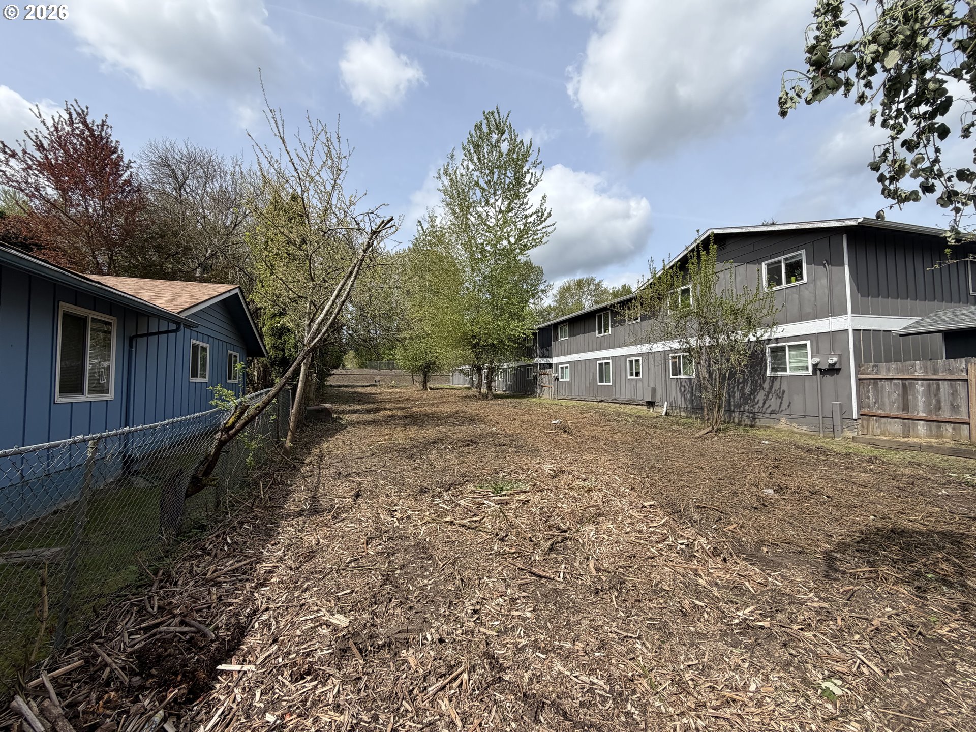 1106 WOOD AVE