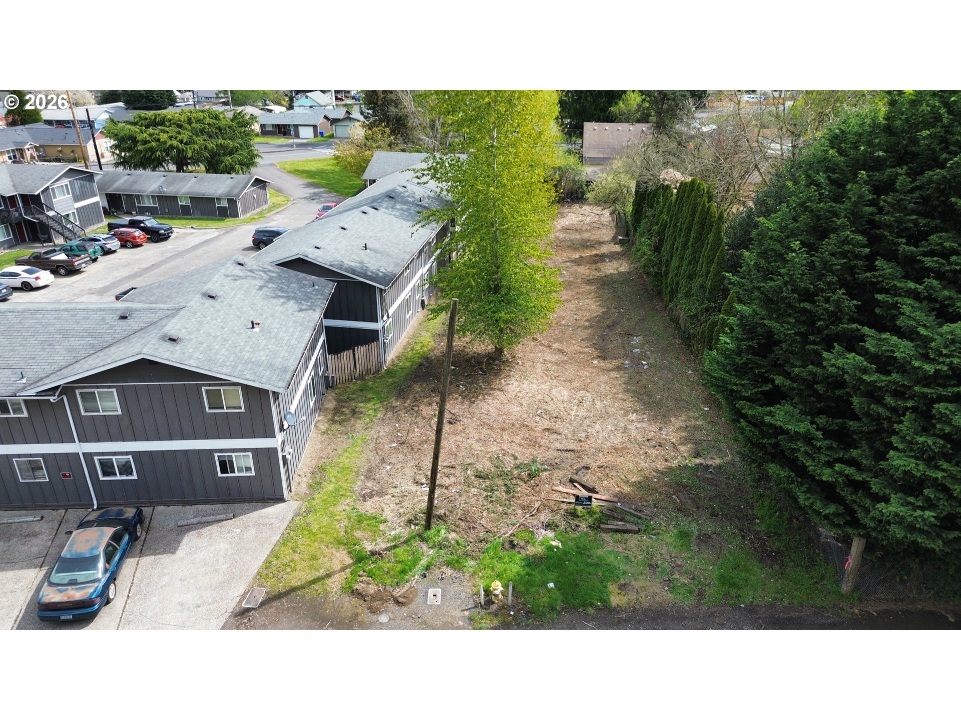 1106 WOOD AVE