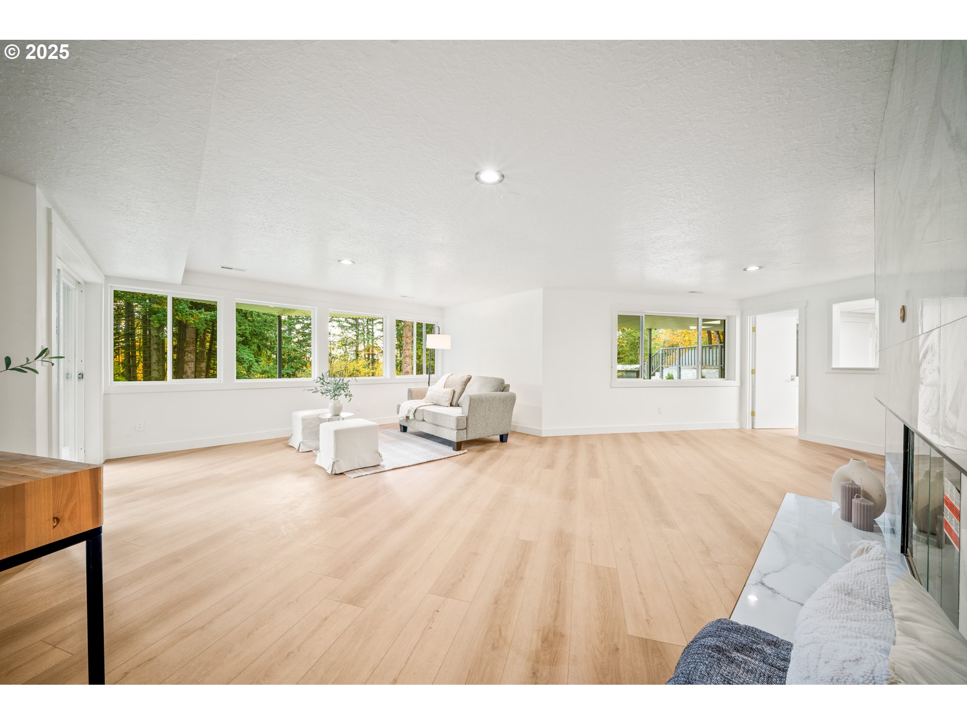 42600 E LARCH MOUNTAIN RD