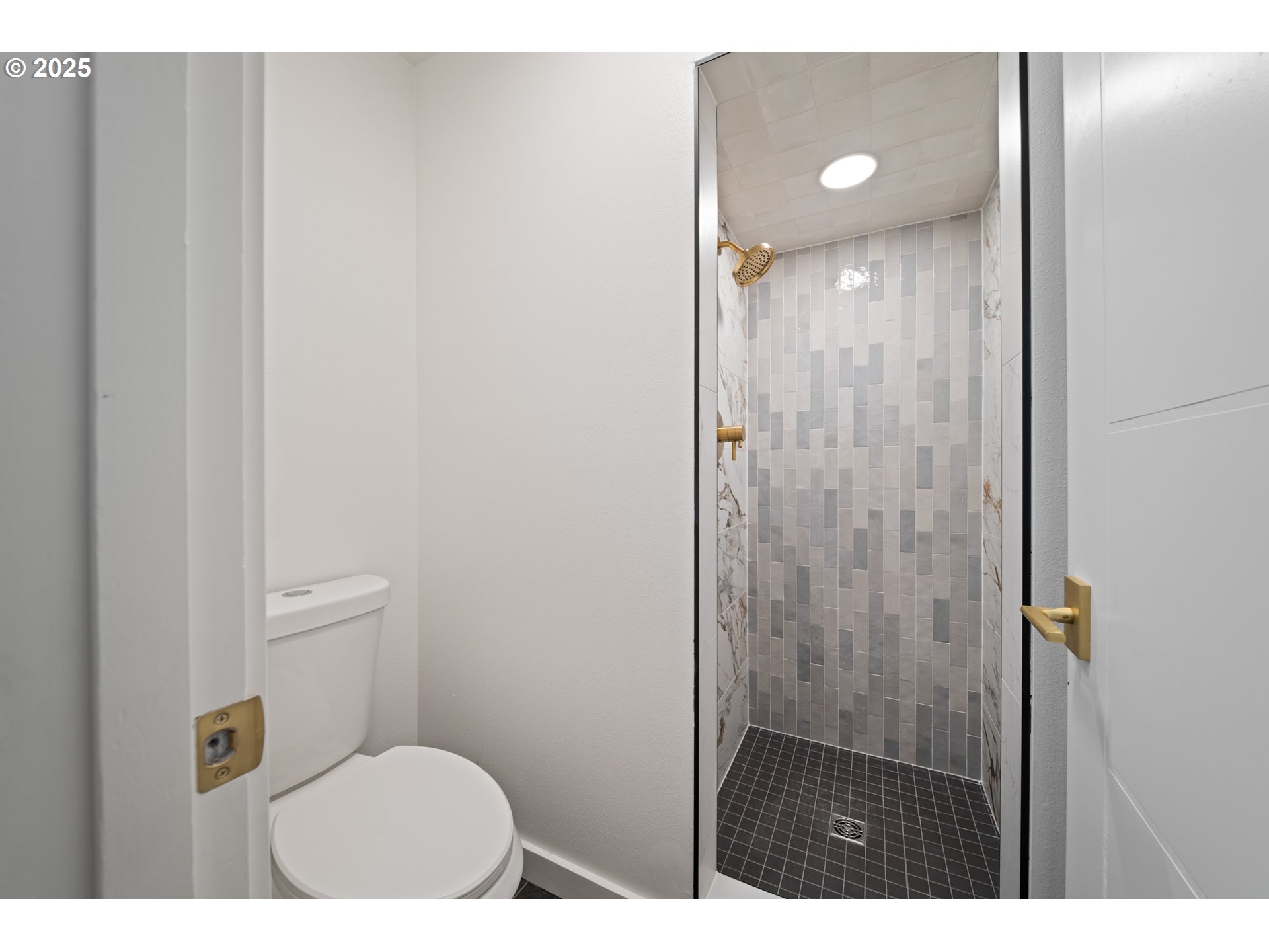 42600 E LARCH MOUNTAIN RD