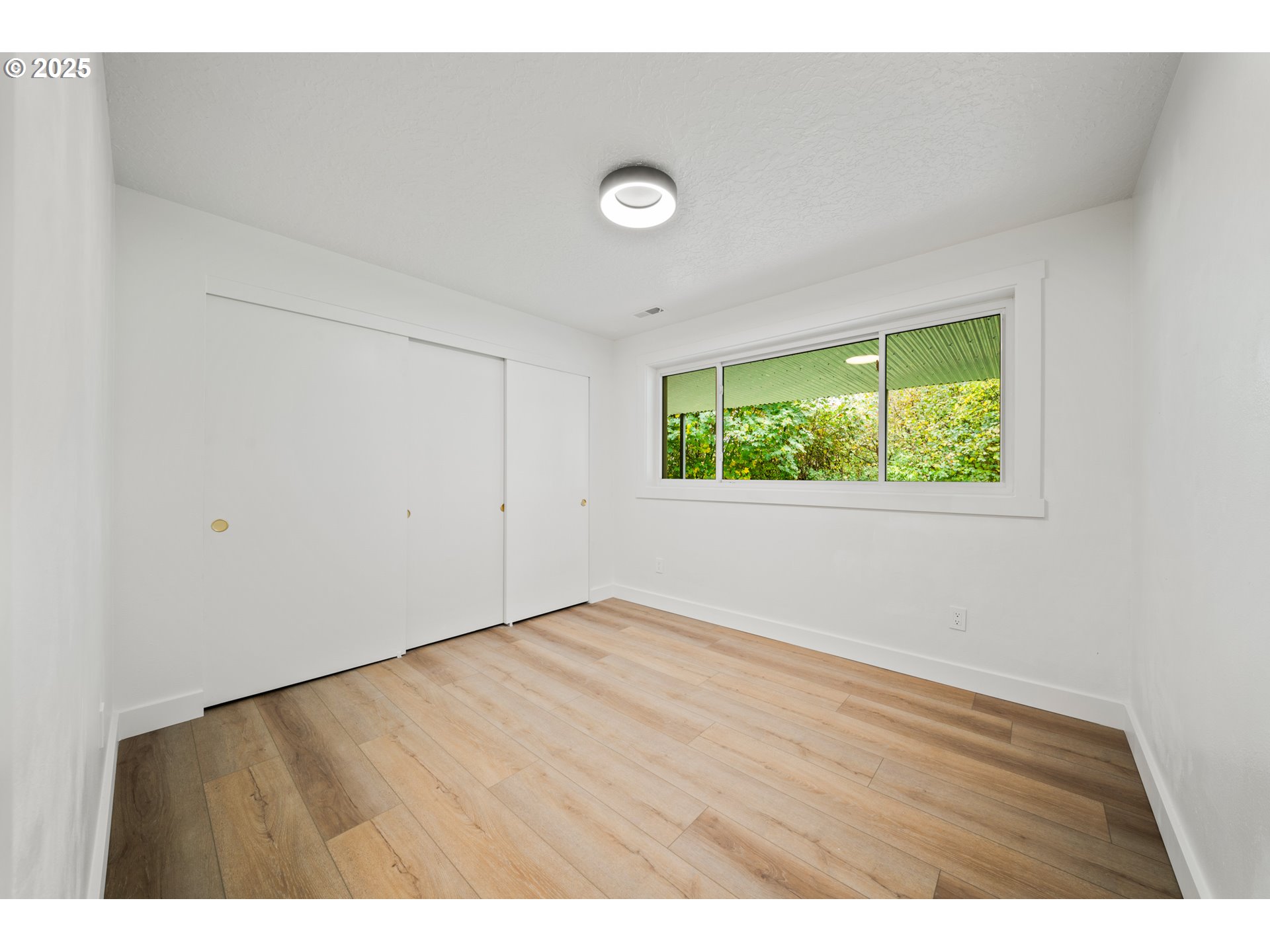 42600 E LARCH MOUNTAIN RD