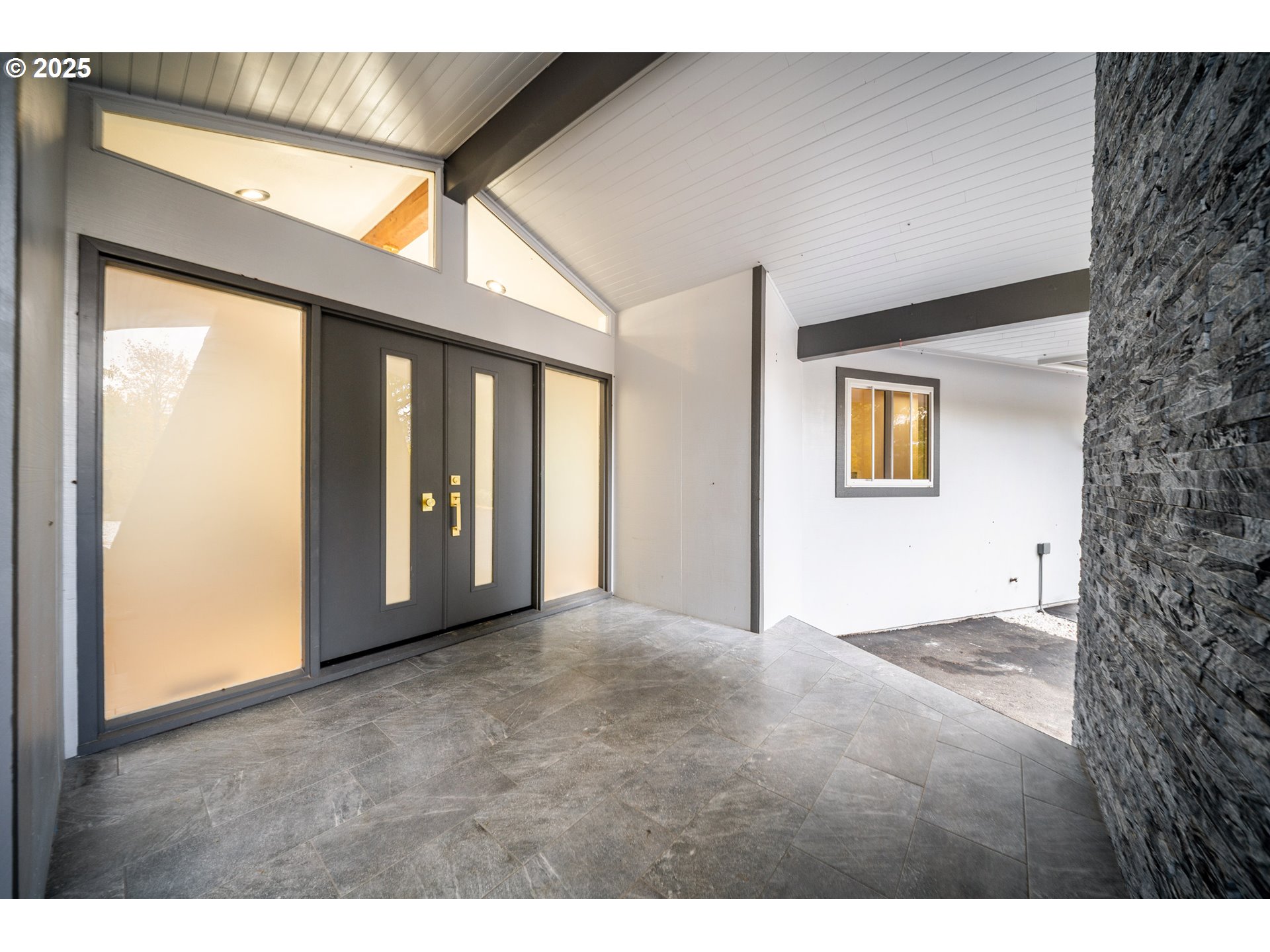 42600 E LARCH MOUNTAIN RD