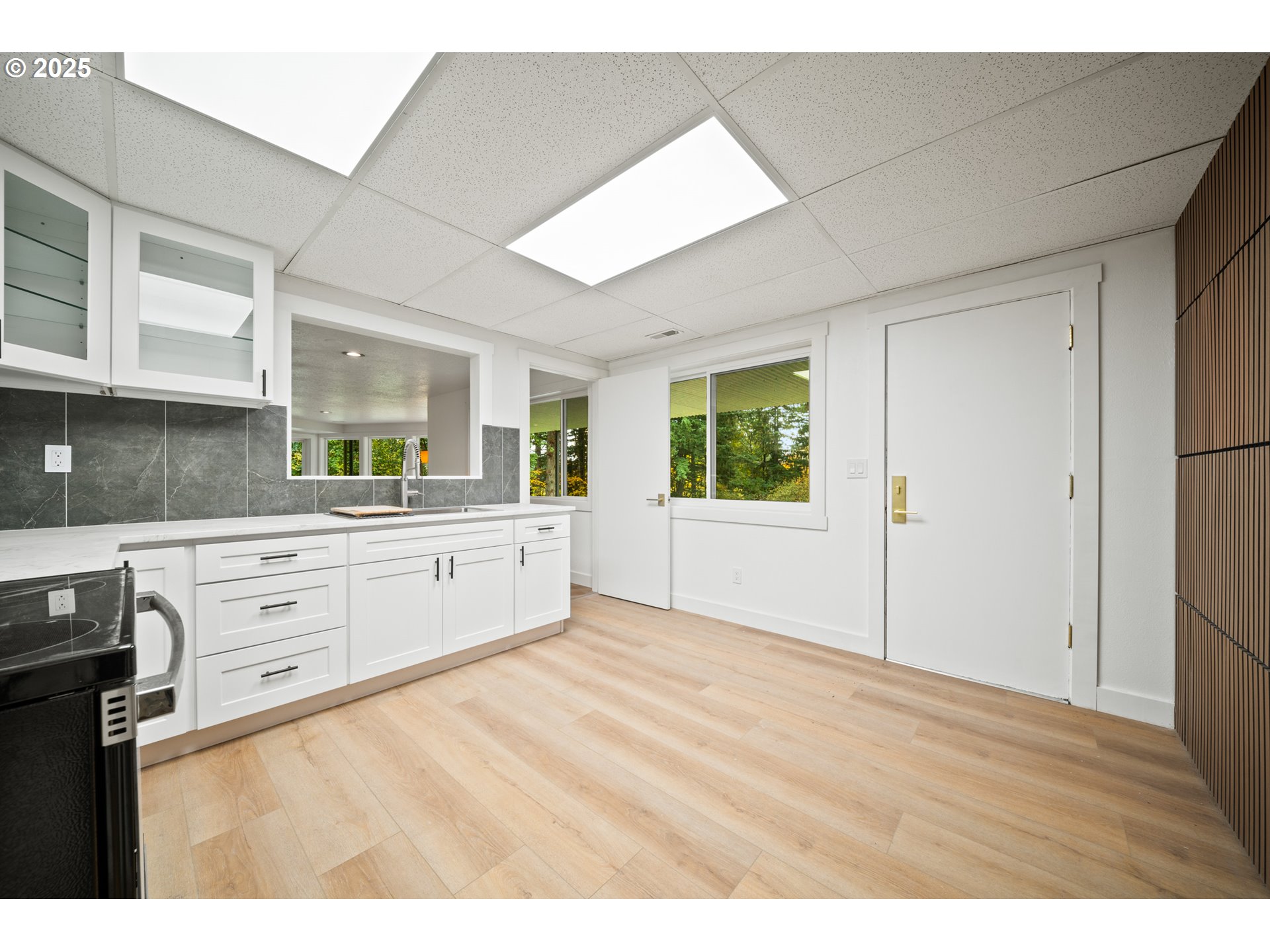 42600 E LARCH MOUNTAIN RD