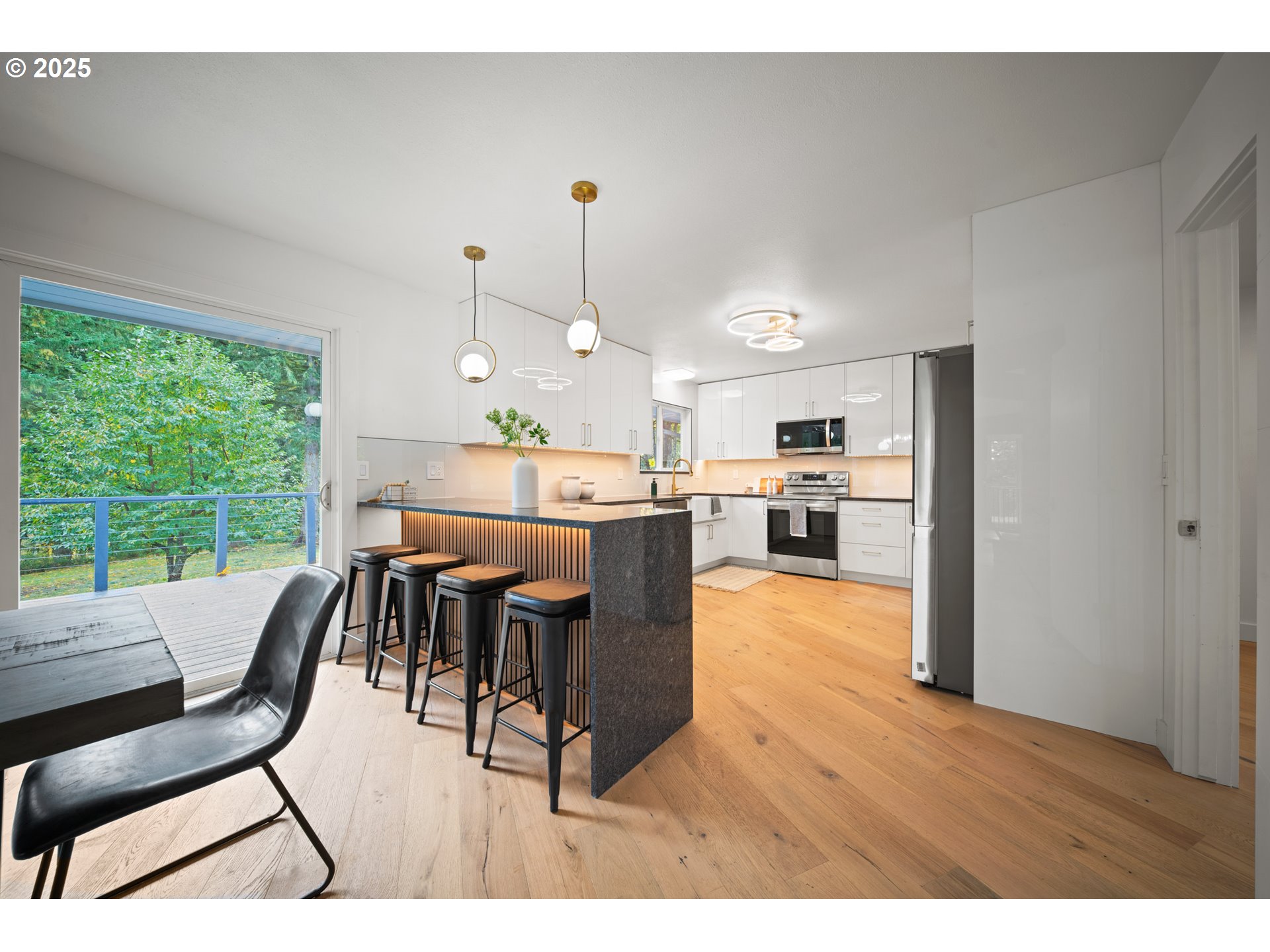 42600 E LARCH MOUNTAIN RD