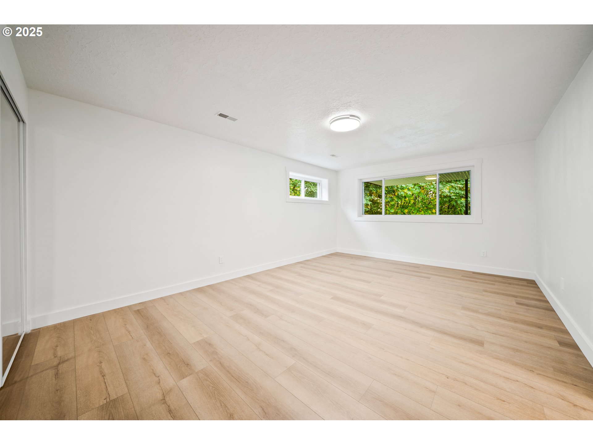 42600 E LARCH MOUNTAIN RD