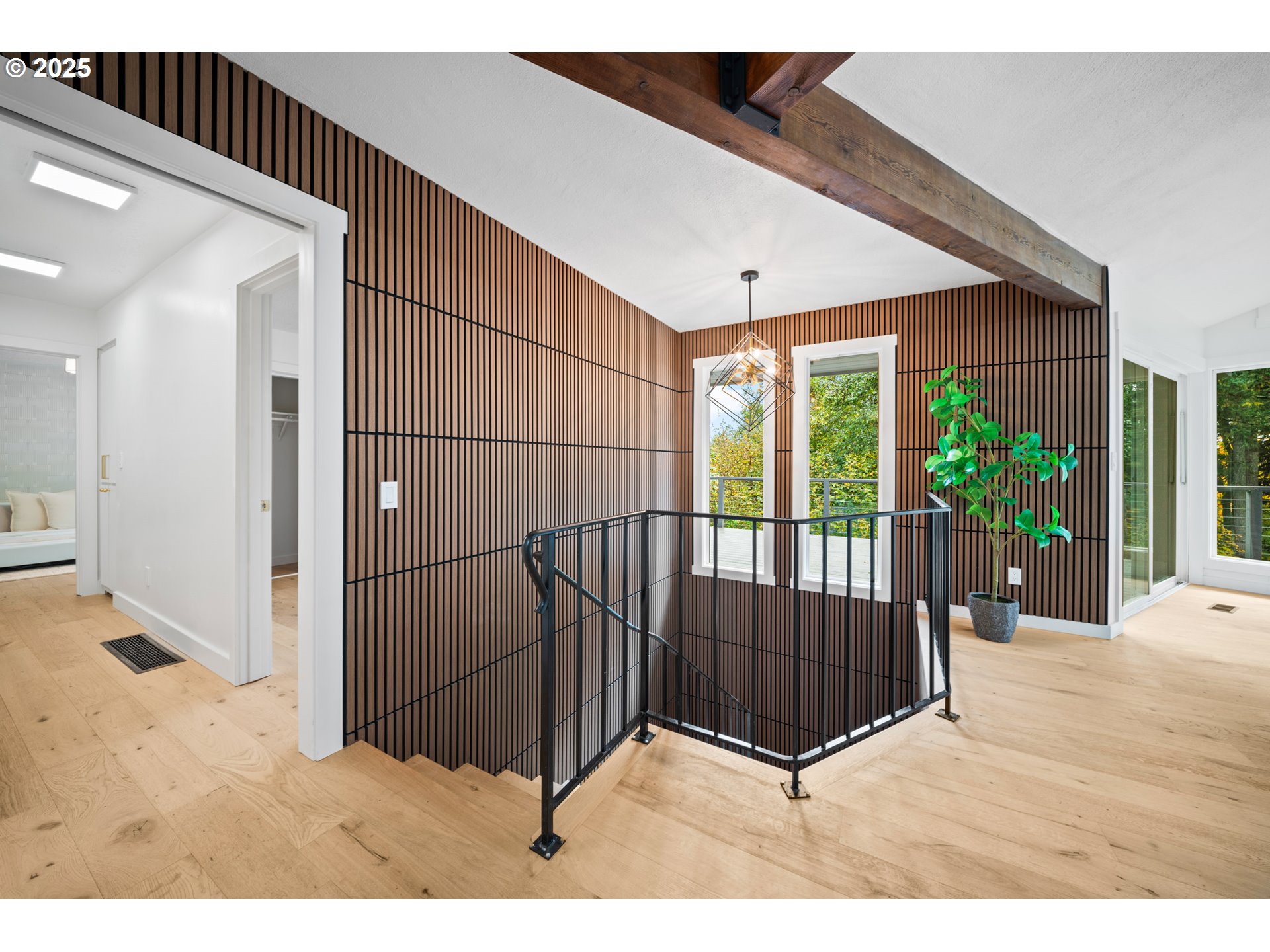 42600 E LARCH MOUNTAIN RD