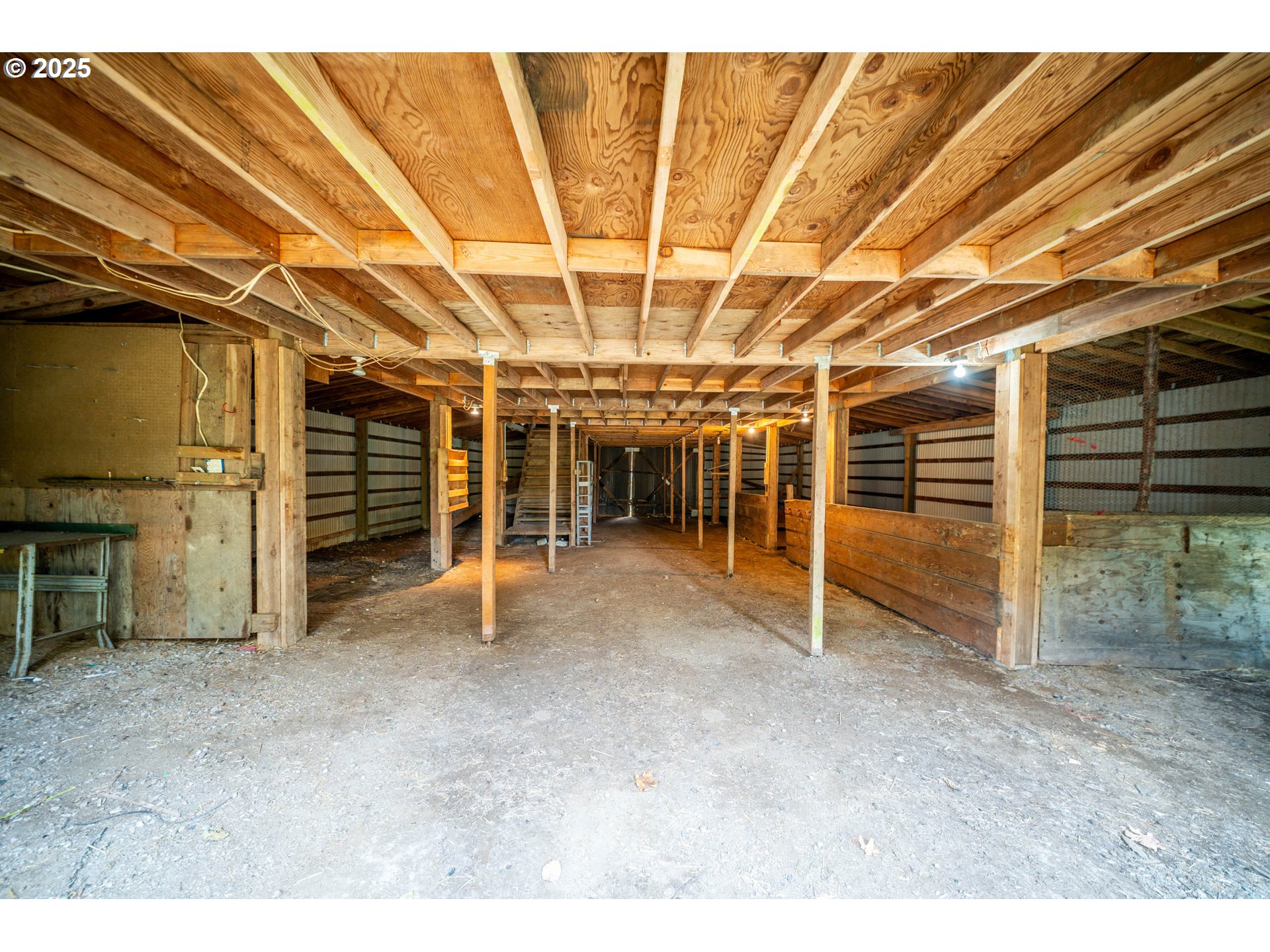 42600 E LARCH MOUNTAIN RD