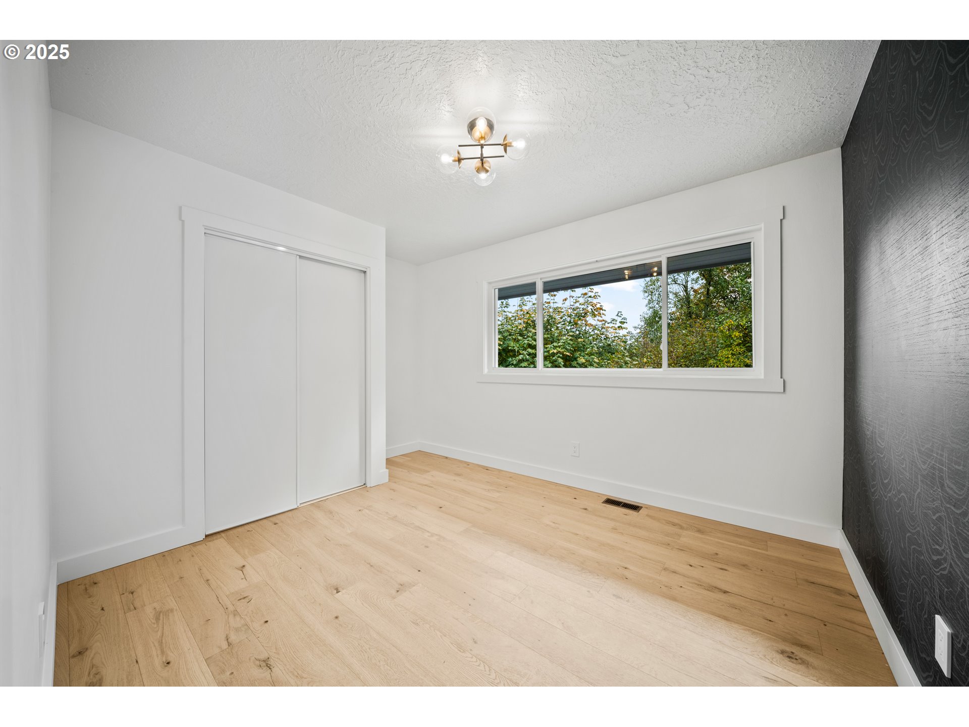 42600 E LARCH MOUNTAIN RD