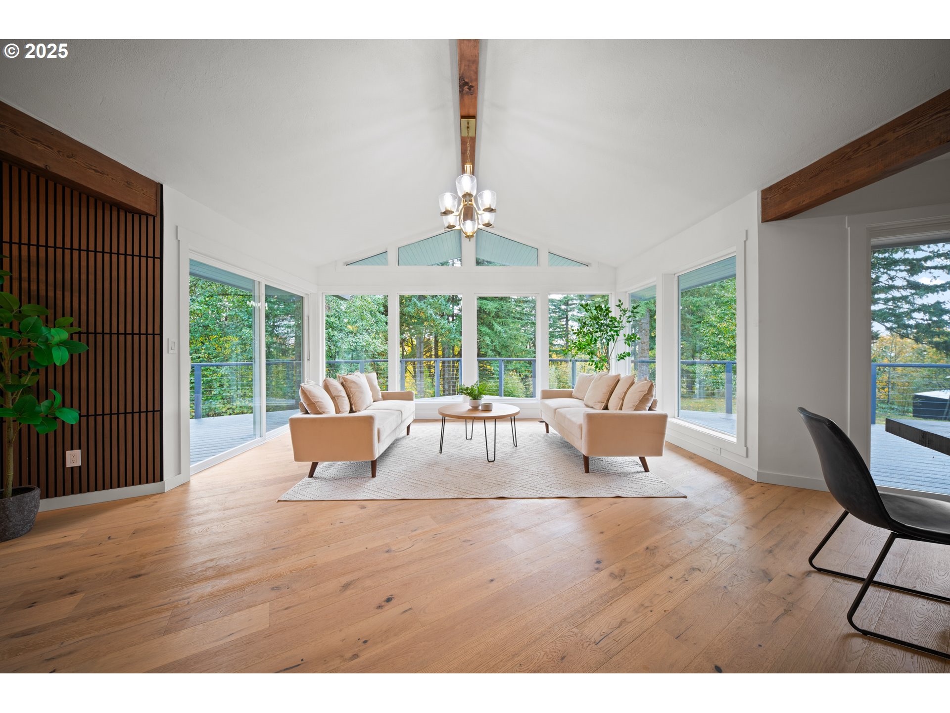 42600 E LARCH MOUNTAIN RD