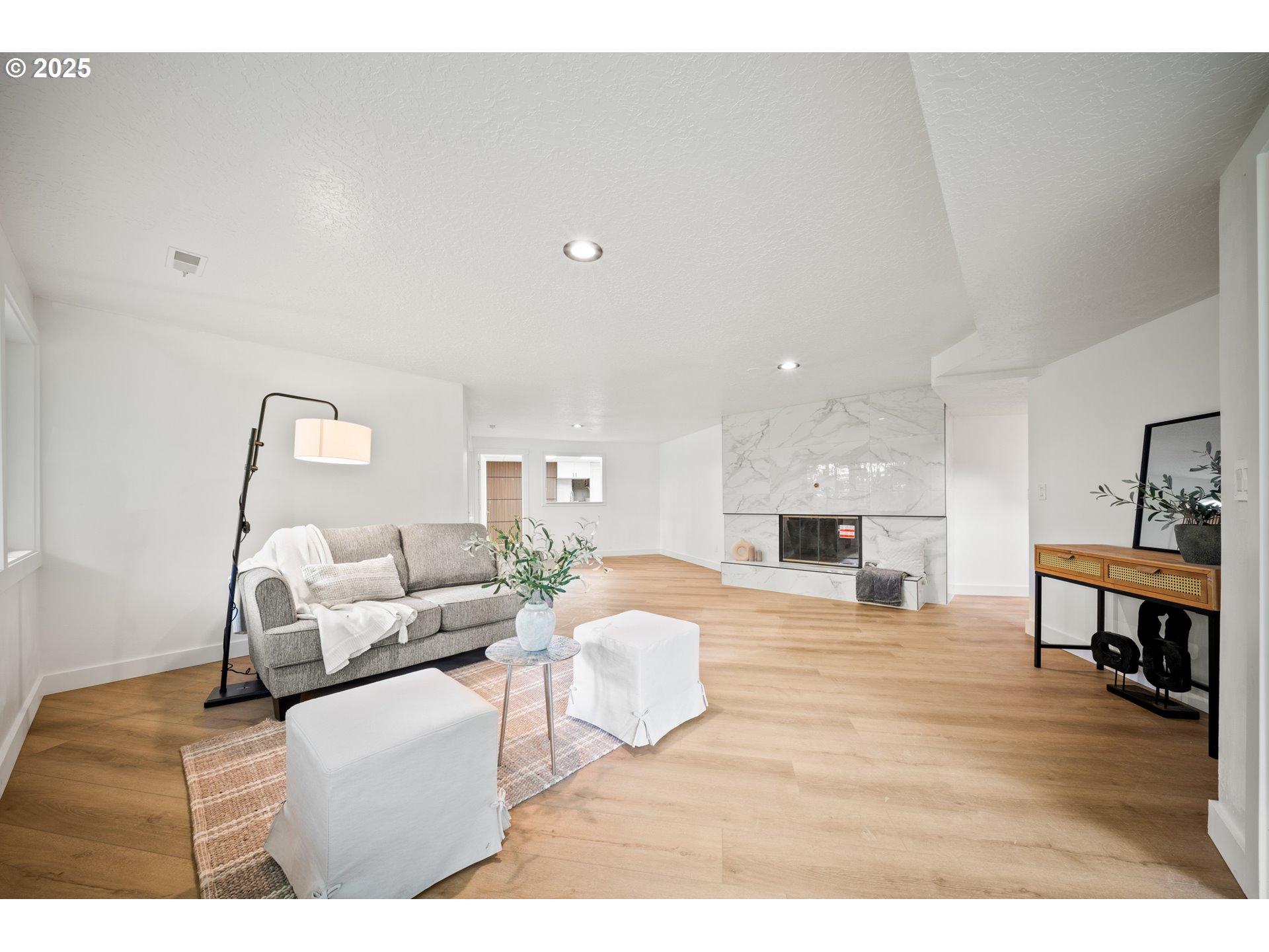 42600 E LARCH MOUNTAIN RD