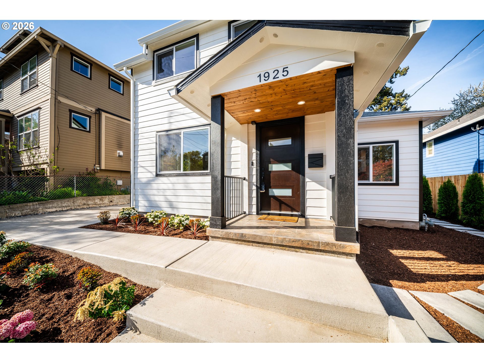 1925 SE SHERRETT ST