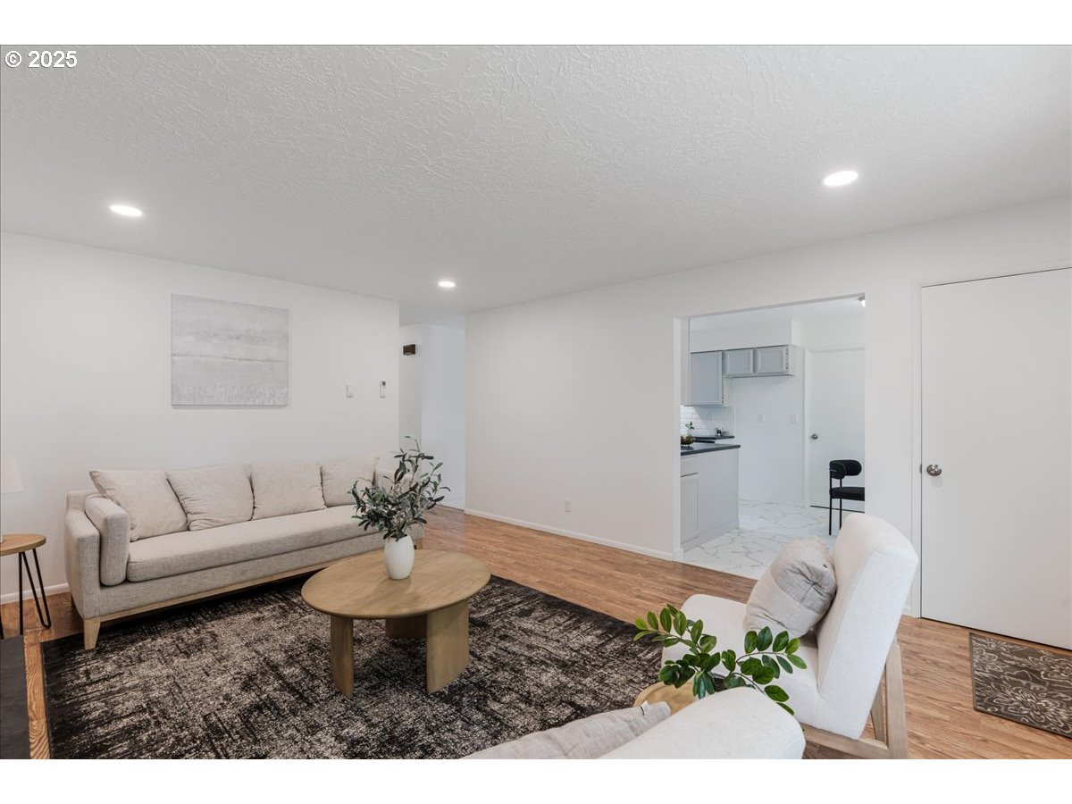 3434 MEMORIAL PARK DR