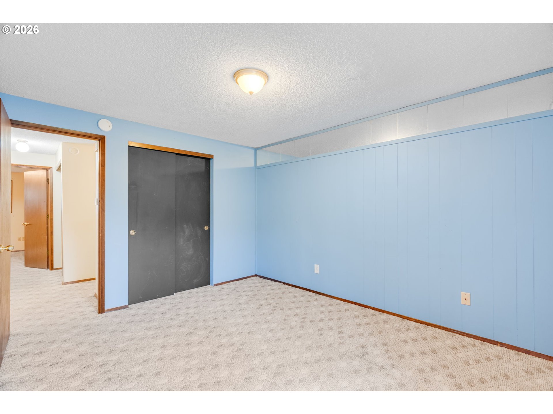 211 SW ROYAL CT