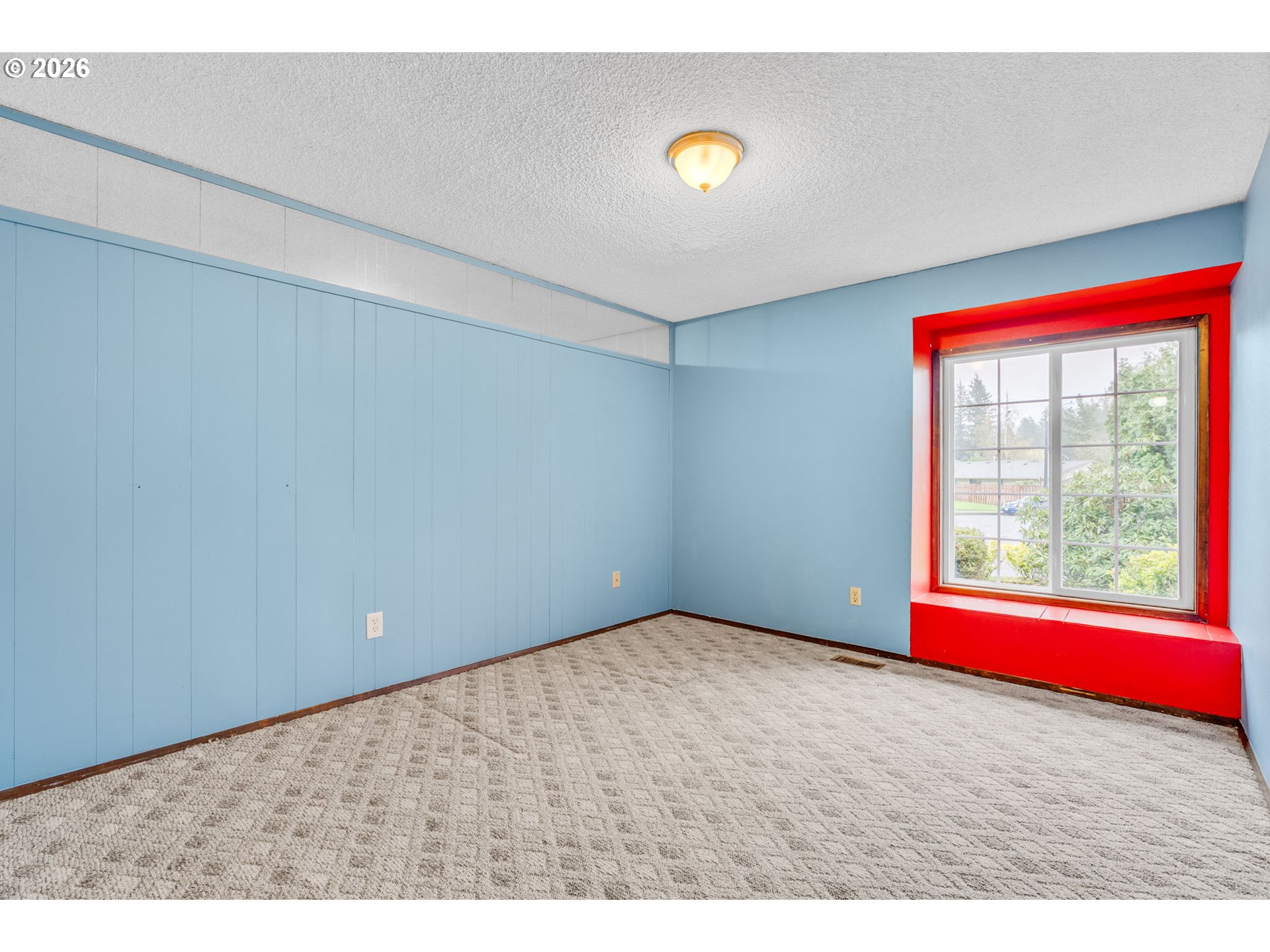 211 SW ROYAL CT