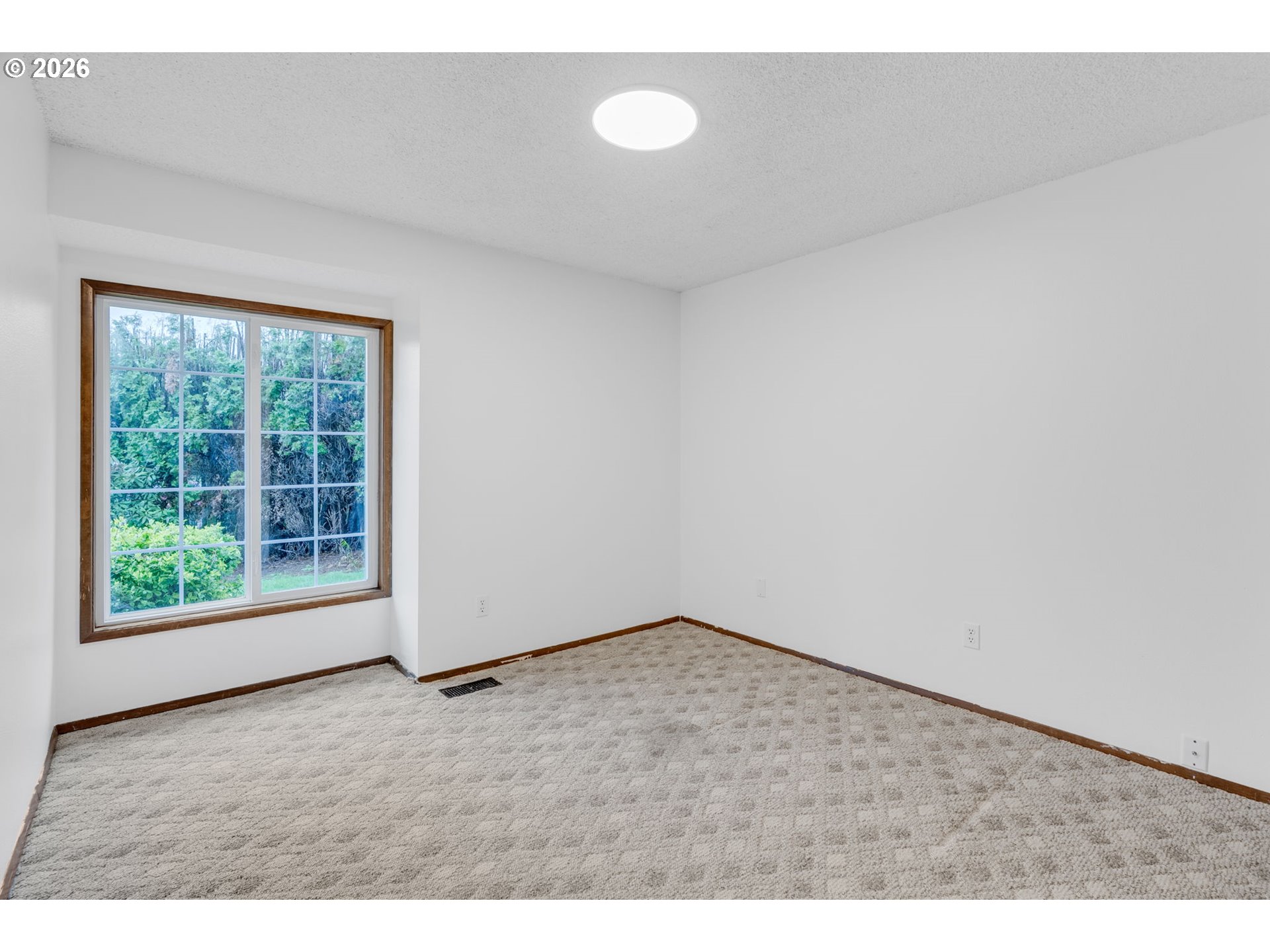 211 SW ROYAL CT