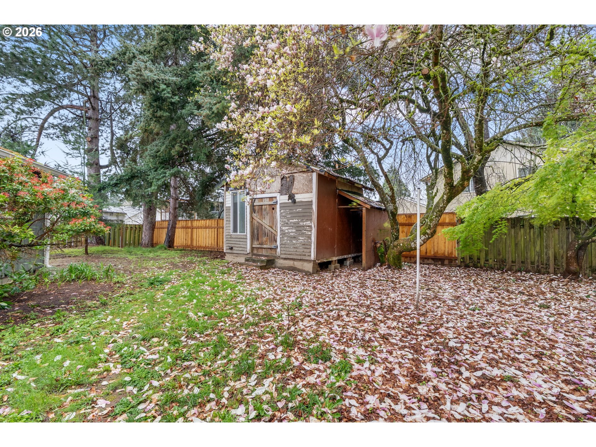211 SW ROYAL CT